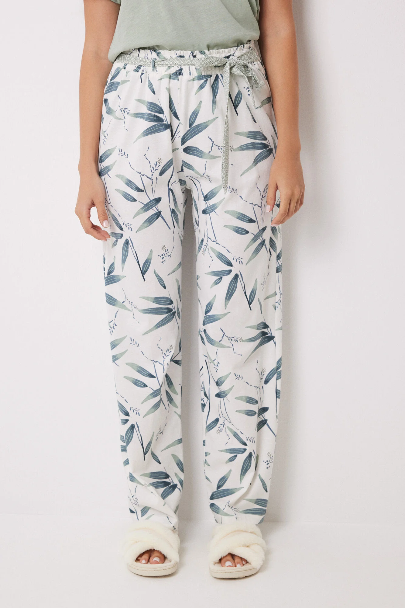 100% Cotton lounge pants with leaf print