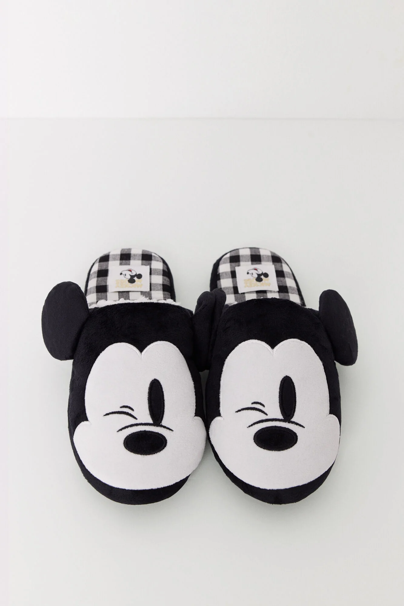 3D Mickey Mouse slippers - Image 3