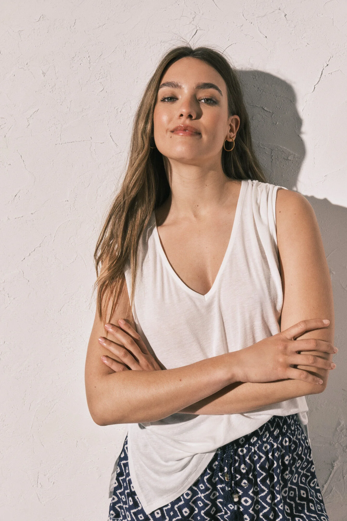 Beige sleeveless T-shirt - Image 3