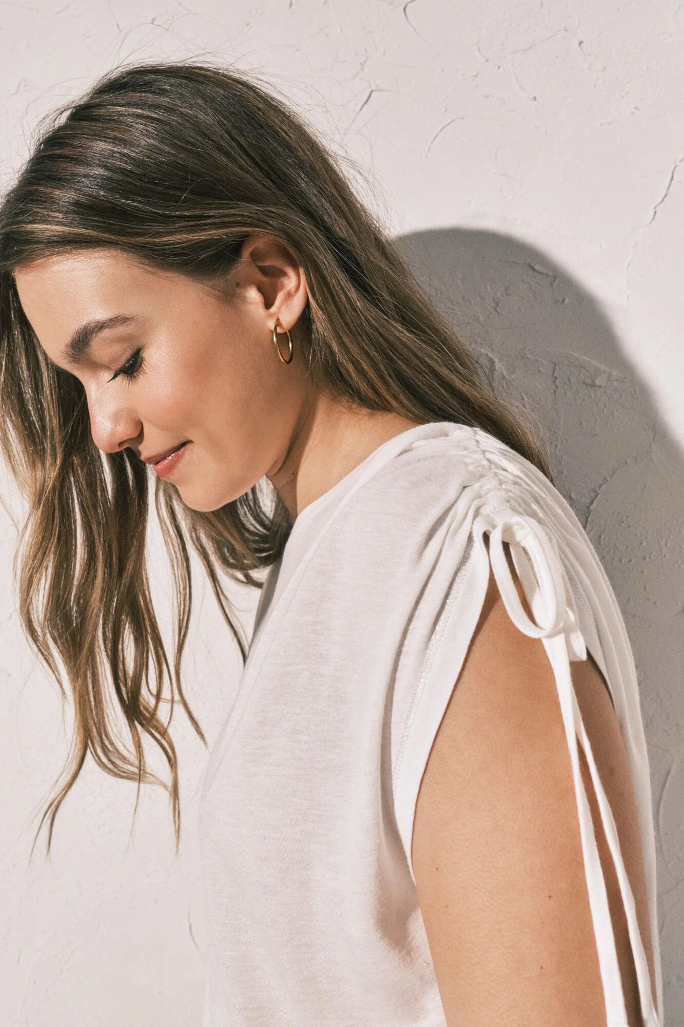 Beige viscose and linen T-shirt - Image 2