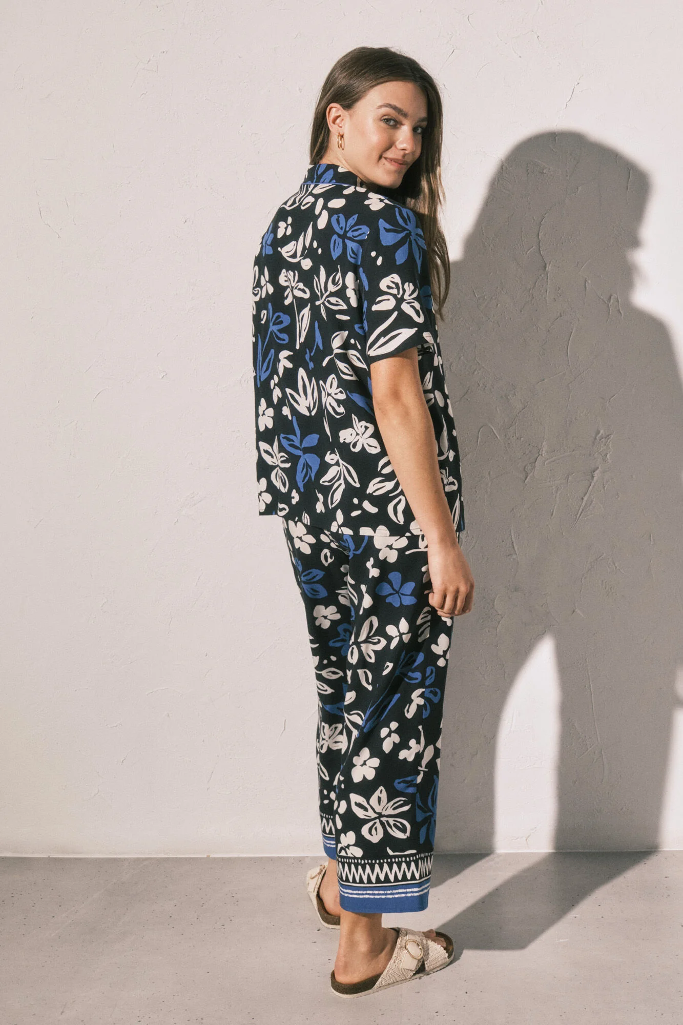 Blue floral classic capri pyjamas - Image 5