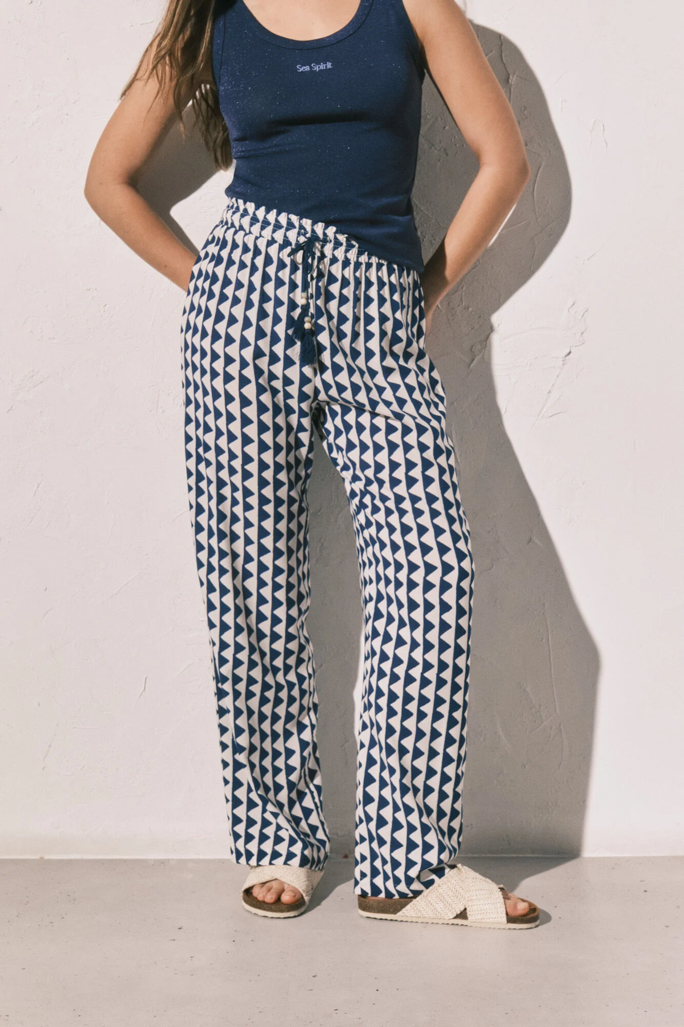 Blue geometric print long trousers - Image 3