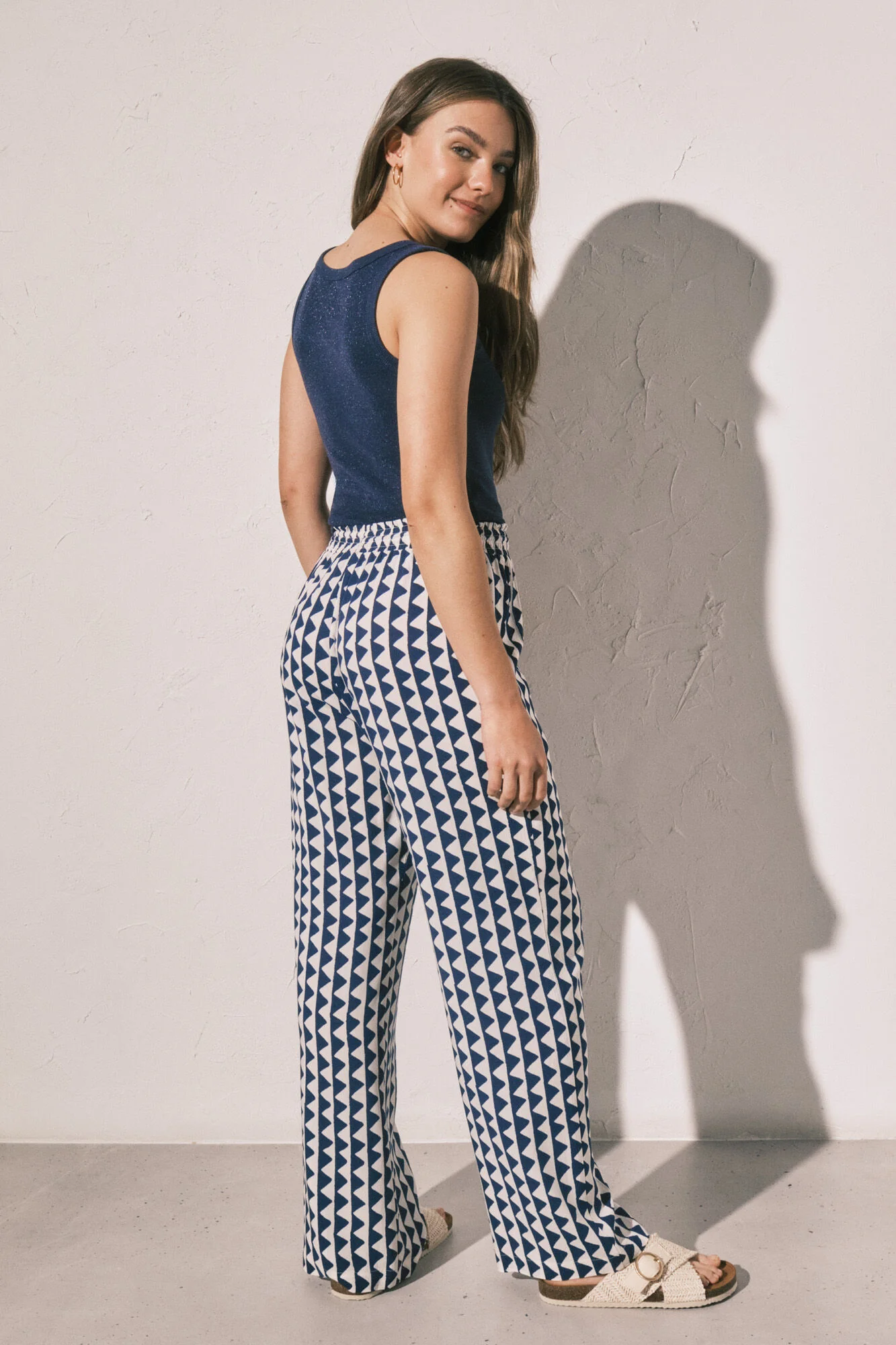Blue geometric print long trousers - Image 5