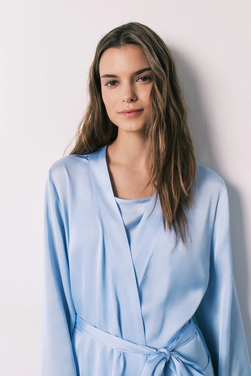 Blue satin midi robe - Image 3