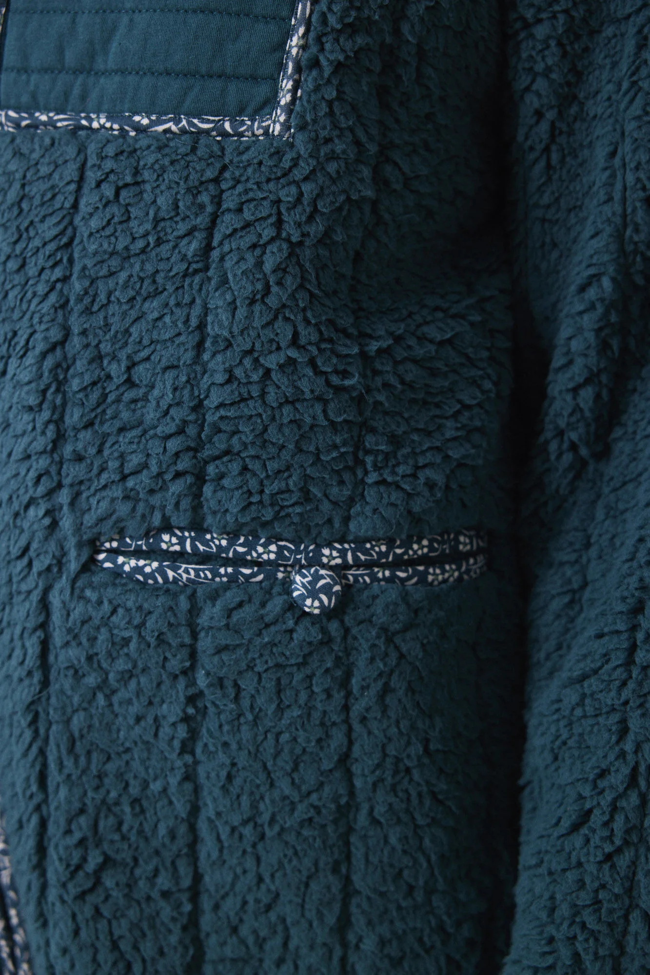 Short green padded faux shearling robe - Image 2