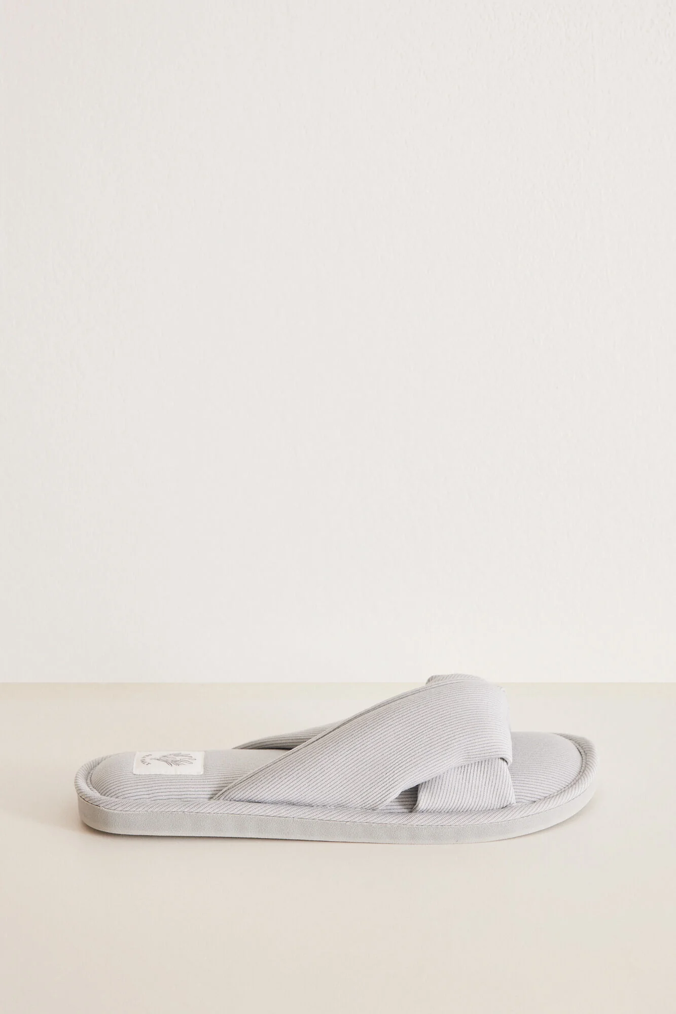 Grey ribbed slippers - Image 3
