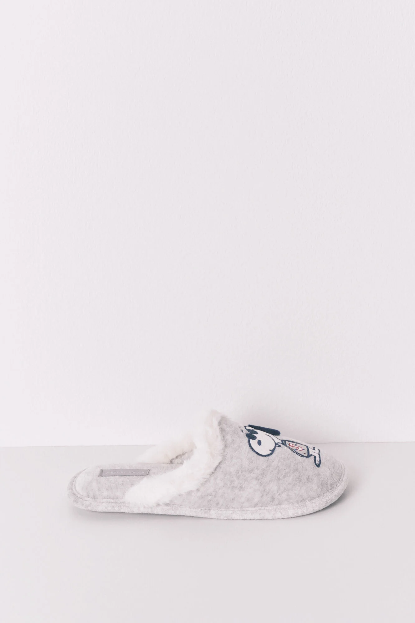 Dark grey Snoopy slippers