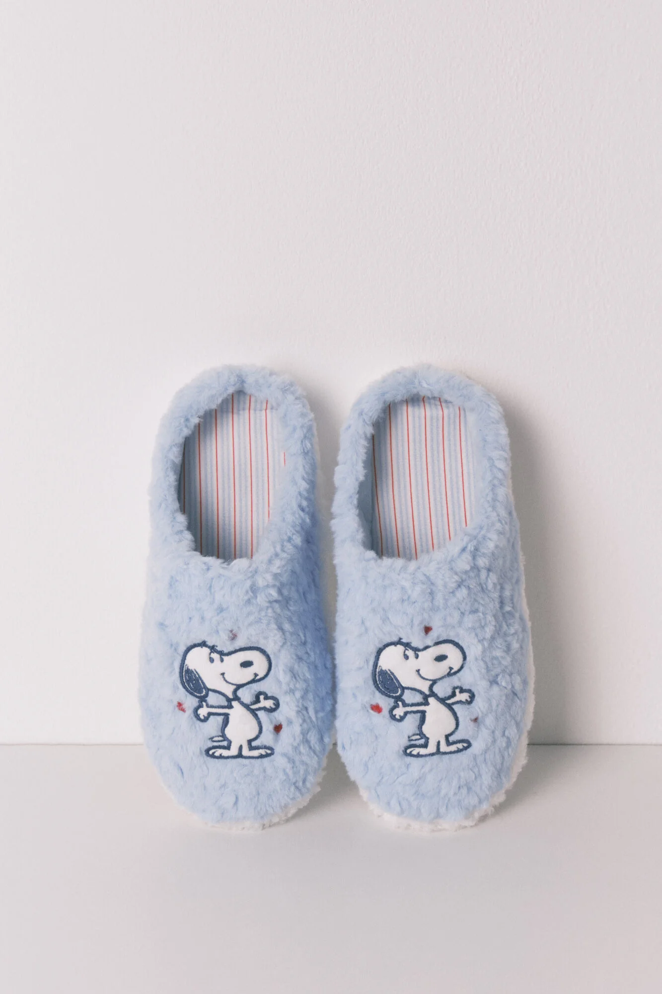 Faux shearling closed slippers SNOOPY - Image 2
