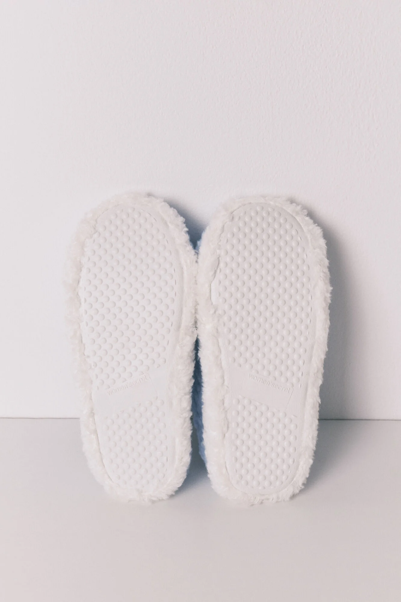Faux shearling closed slippers SNOOPY - Image 3
