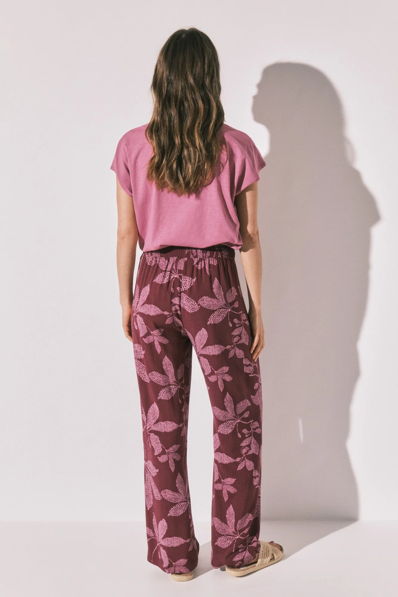 Floral print long trousers - Image 4