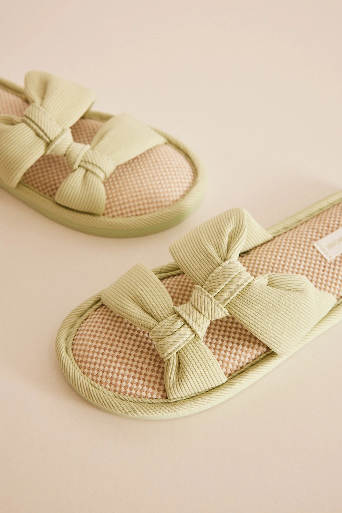 Green knot slippers - Image 2