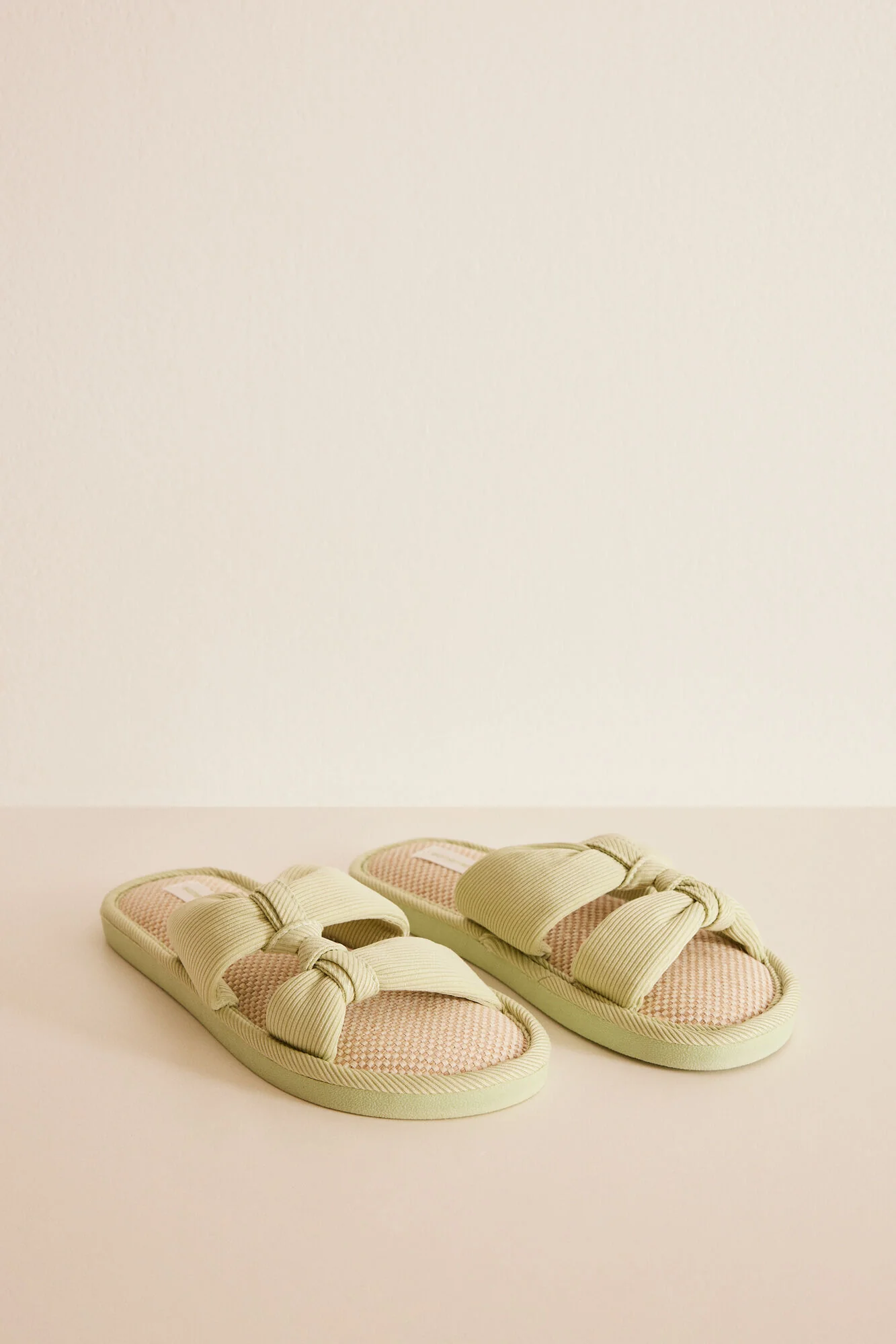 Green knot slippers - Image 3