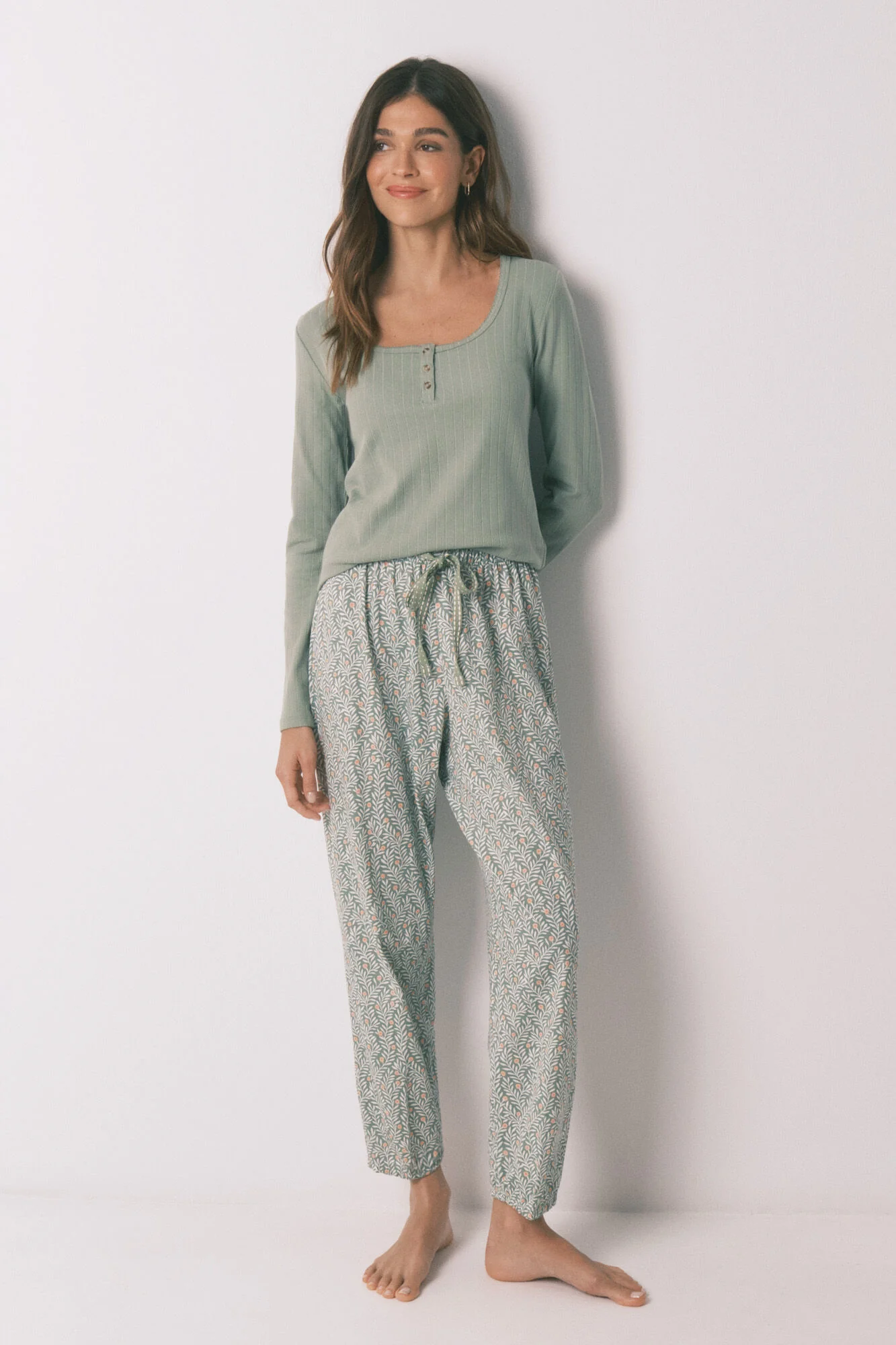 Green cotton floral print long pyjamas - Image 2