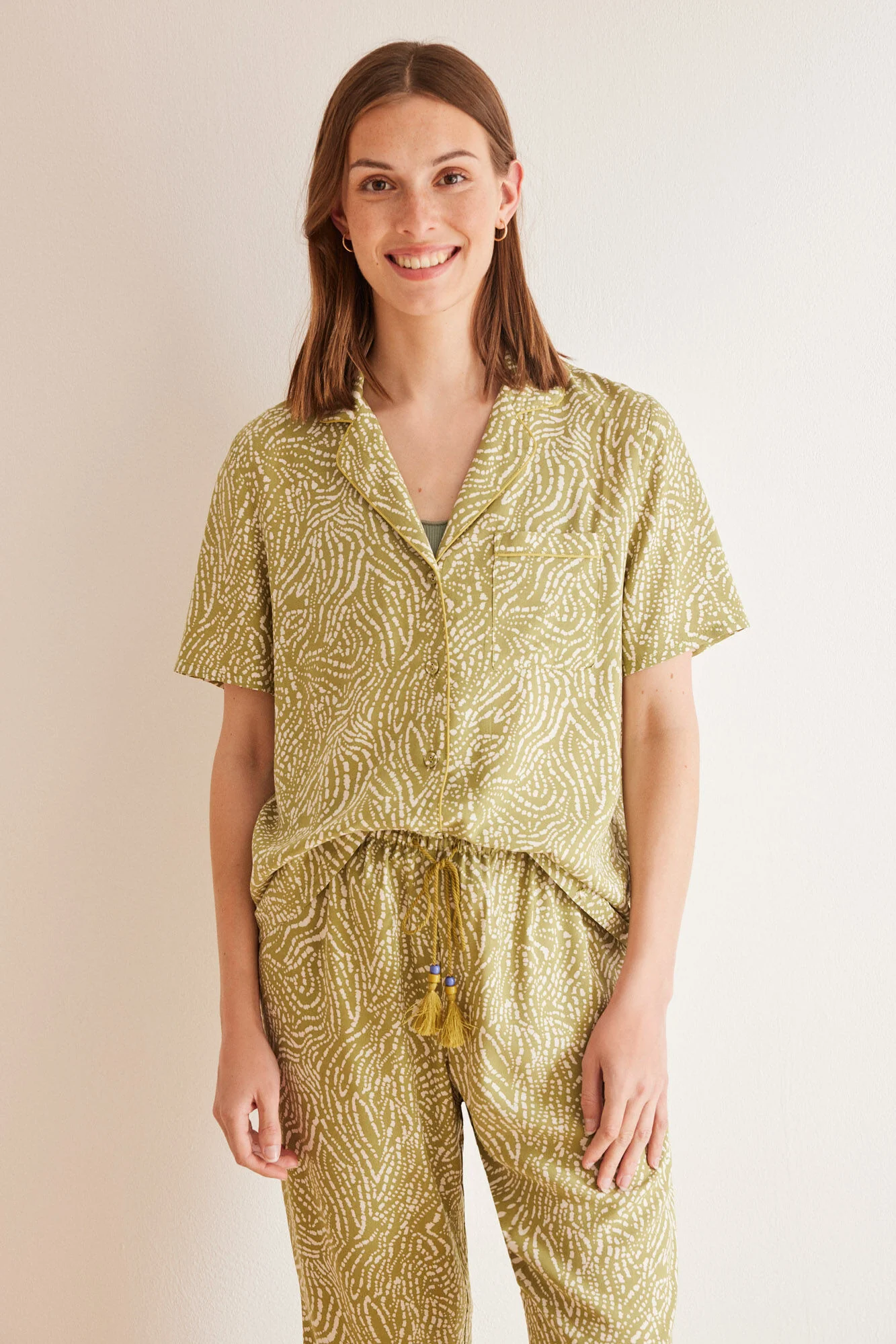 Green ethnic capri classic pyjamas - Image 2