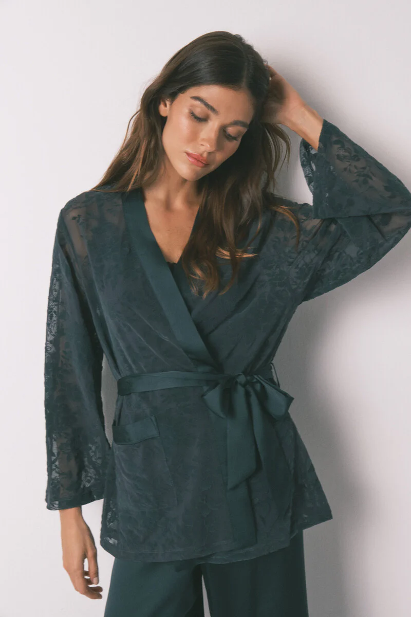Green satin and lace pyjamas set - Image 6