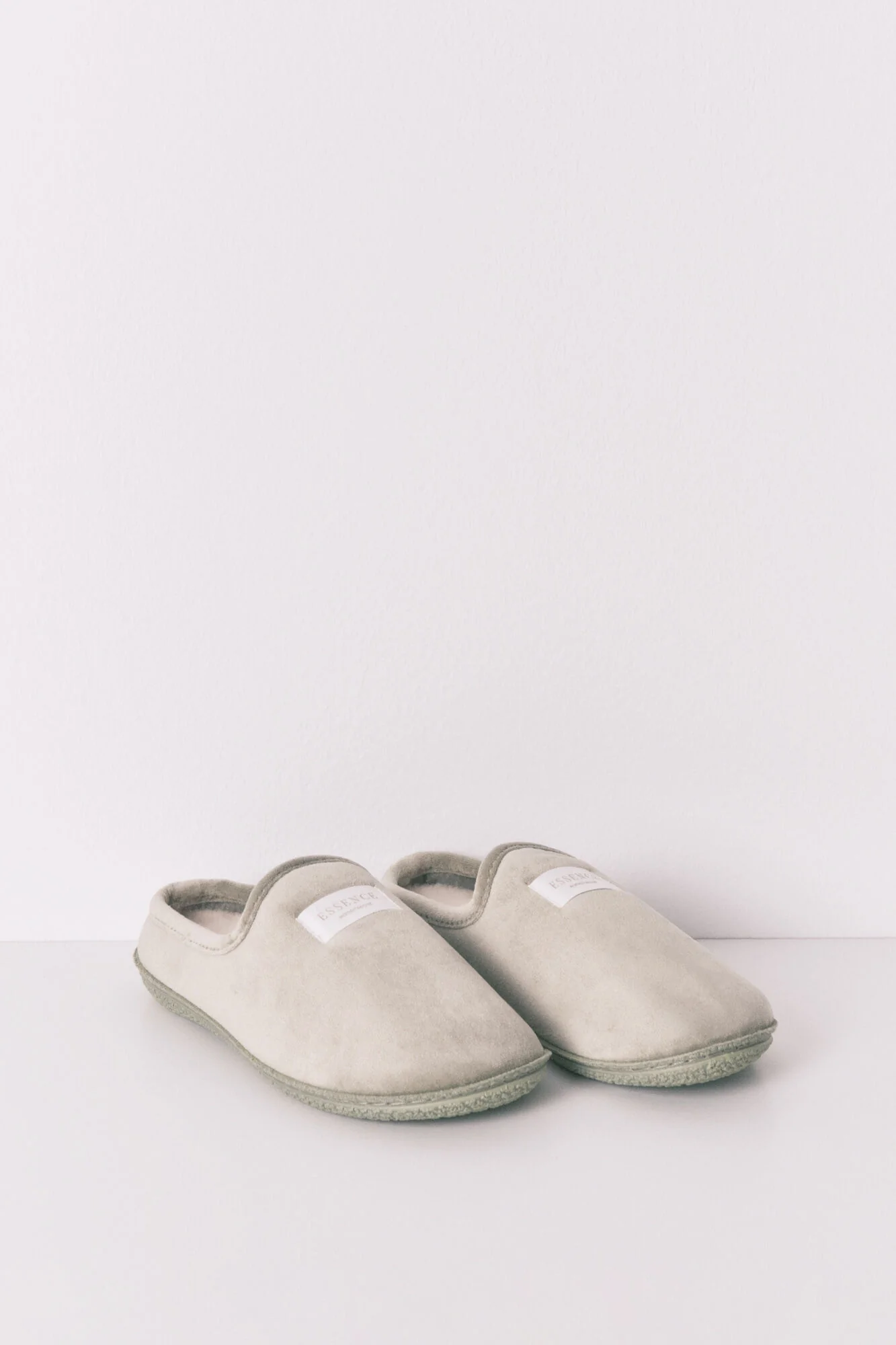 Green velour slippers - Image 4
