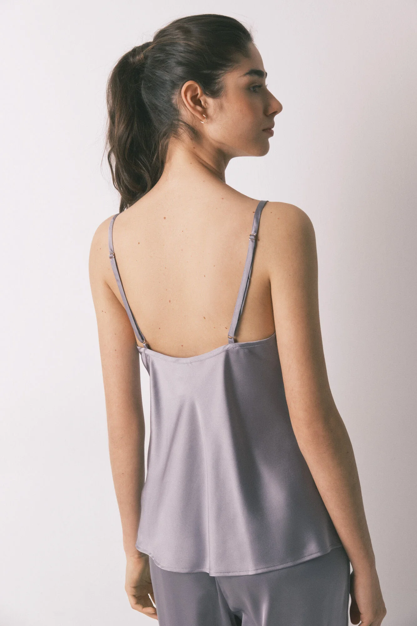 Grey satin and lace pyjama set - Image 3
