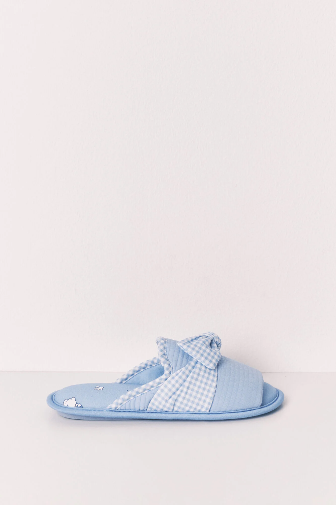 Hello Kitty bow slippers