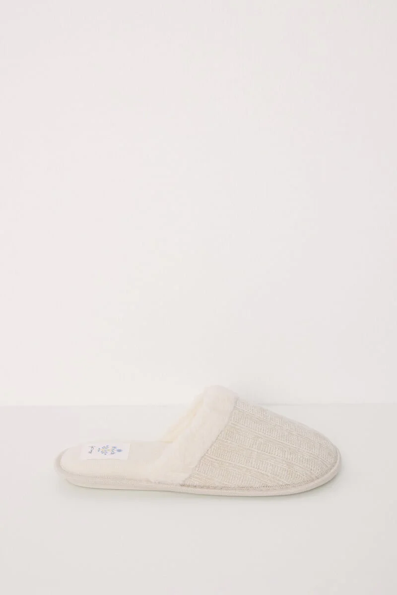 Ivory chenille house slippers - Image 4