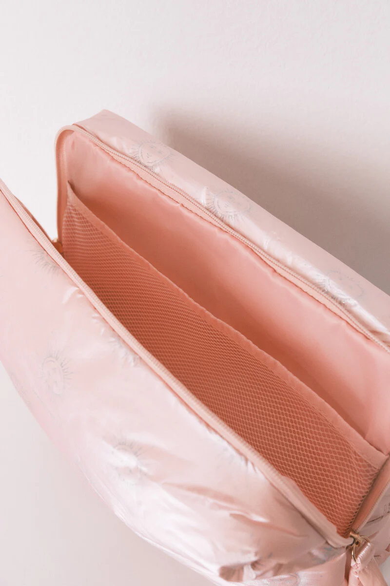 Large pink puffer satin-finish vanity case - Image 3