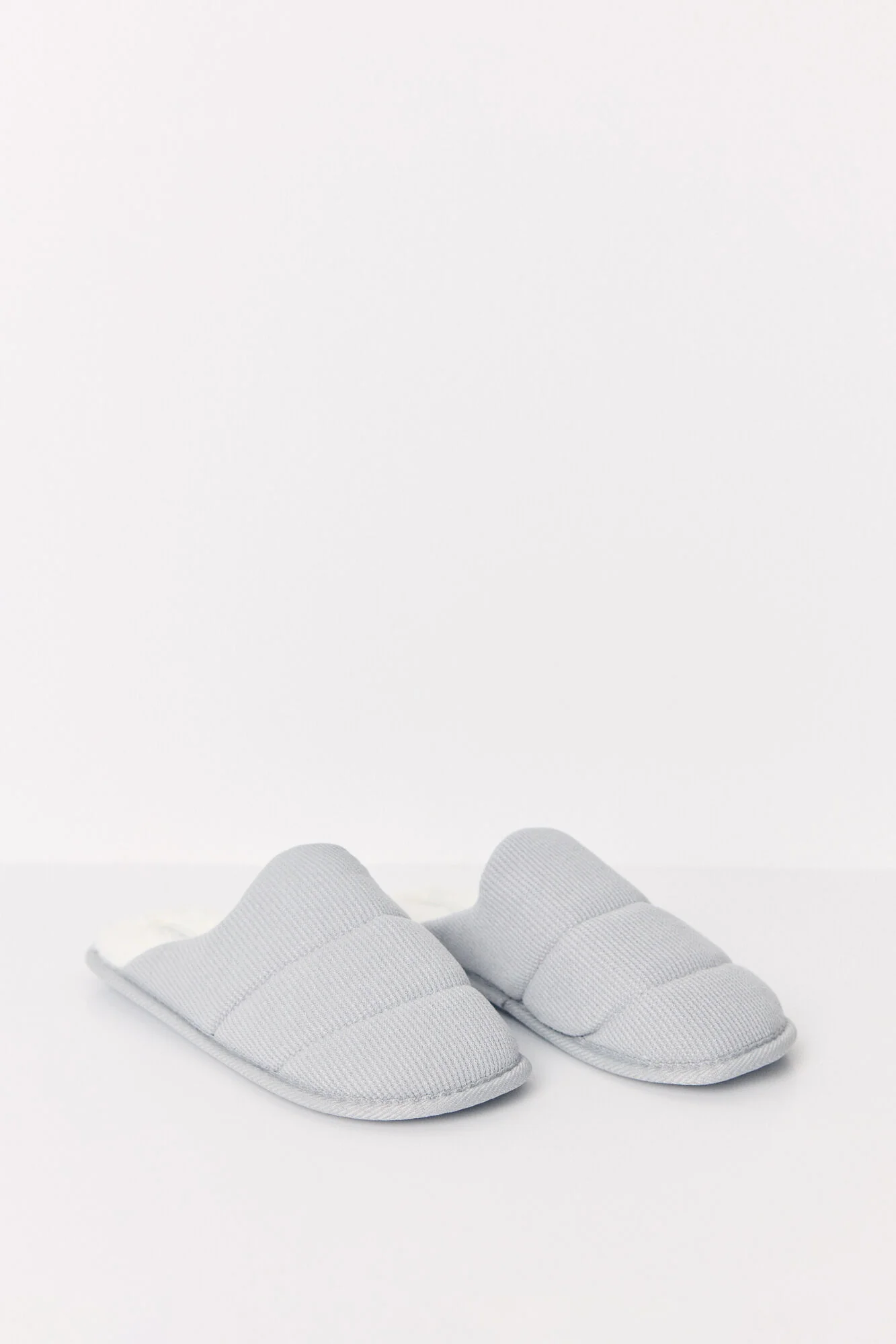 Closed gray house slippers