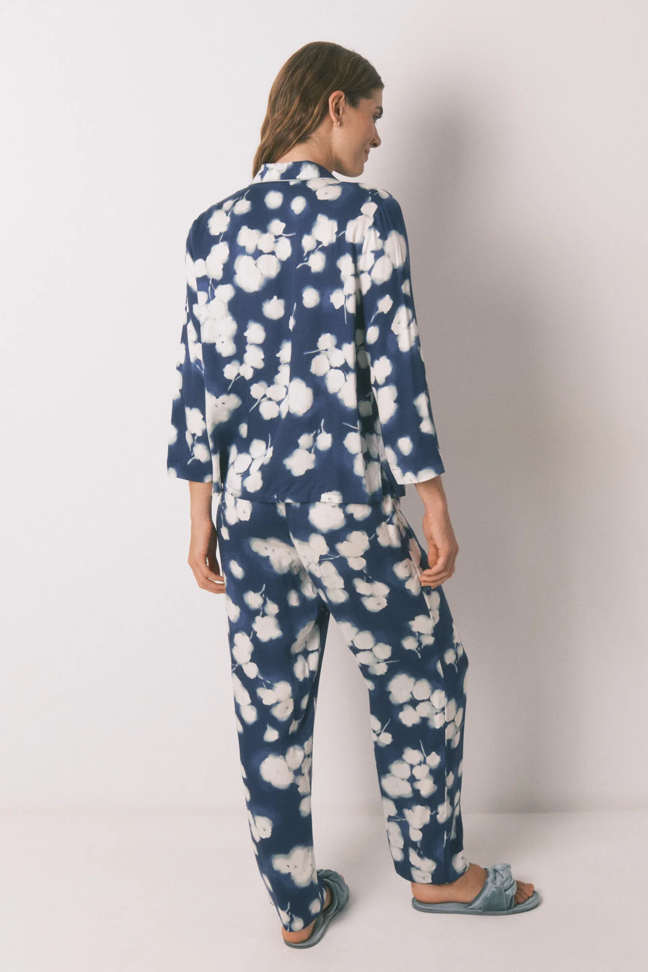 Long blue floral viscose classic pyjamas - Image 6