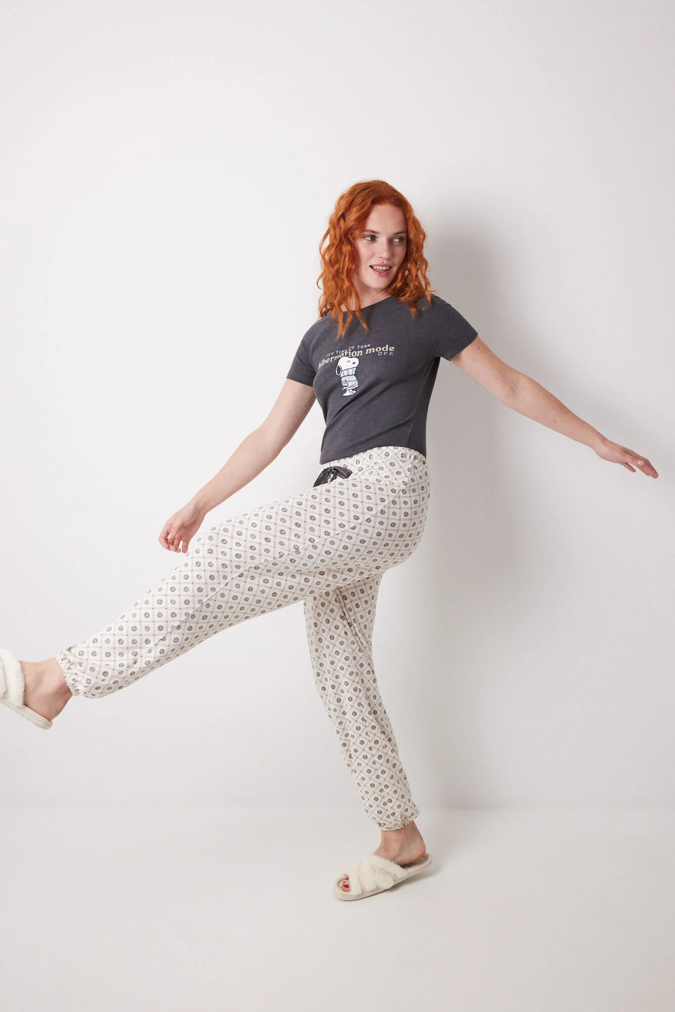 Long carrot trouser with checkered and floral print - Image 6