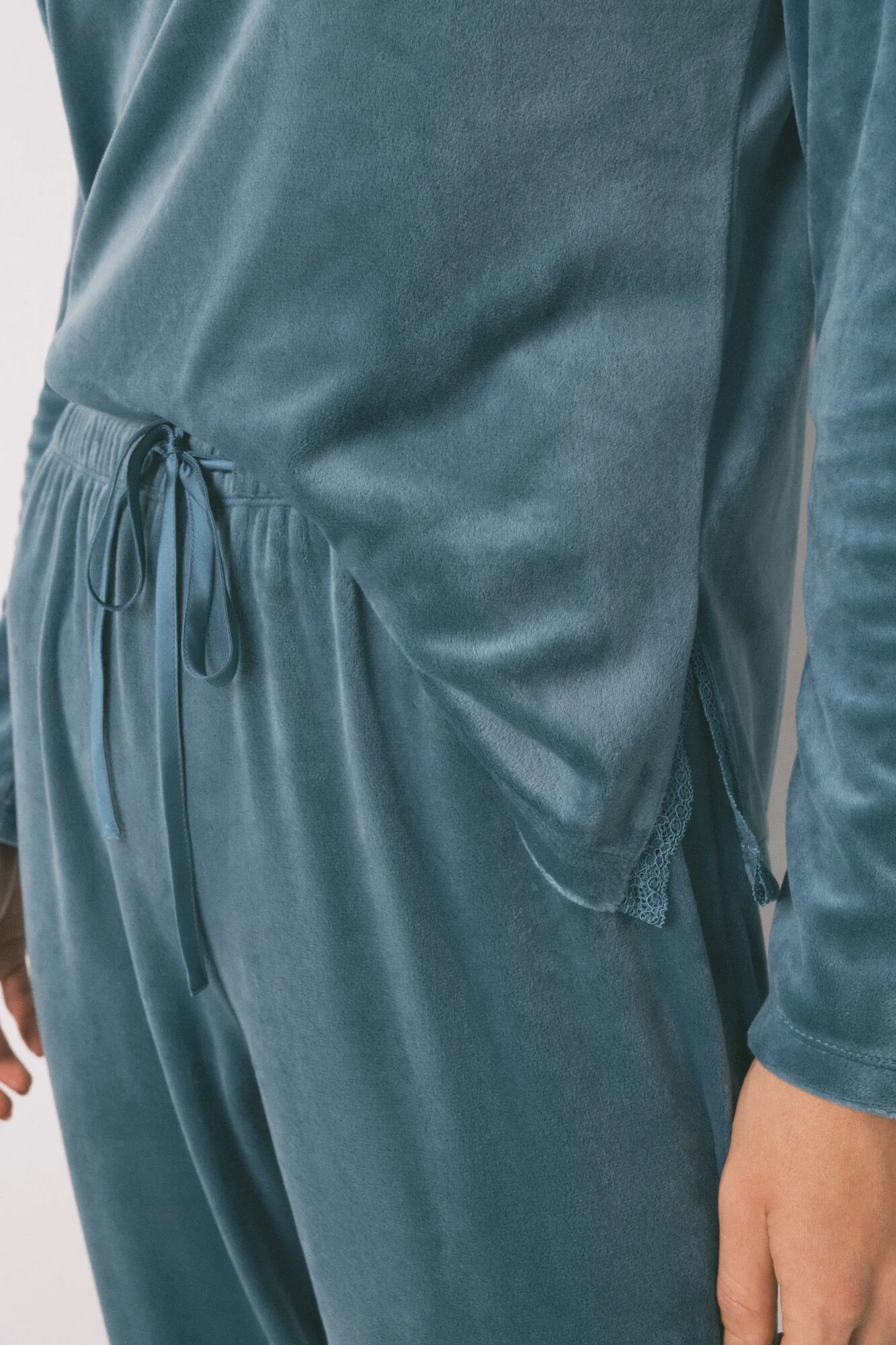 Long green velvet pajamas - Image 3