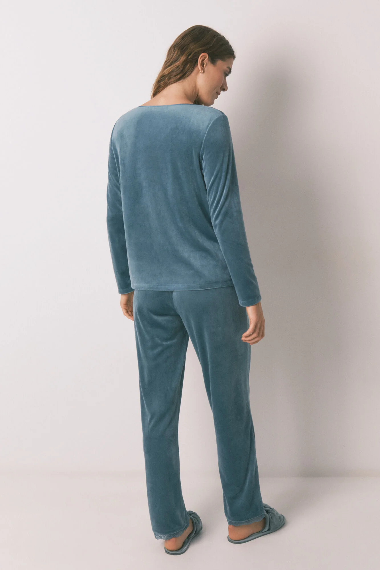 Long green velvet pajamas - Image 4