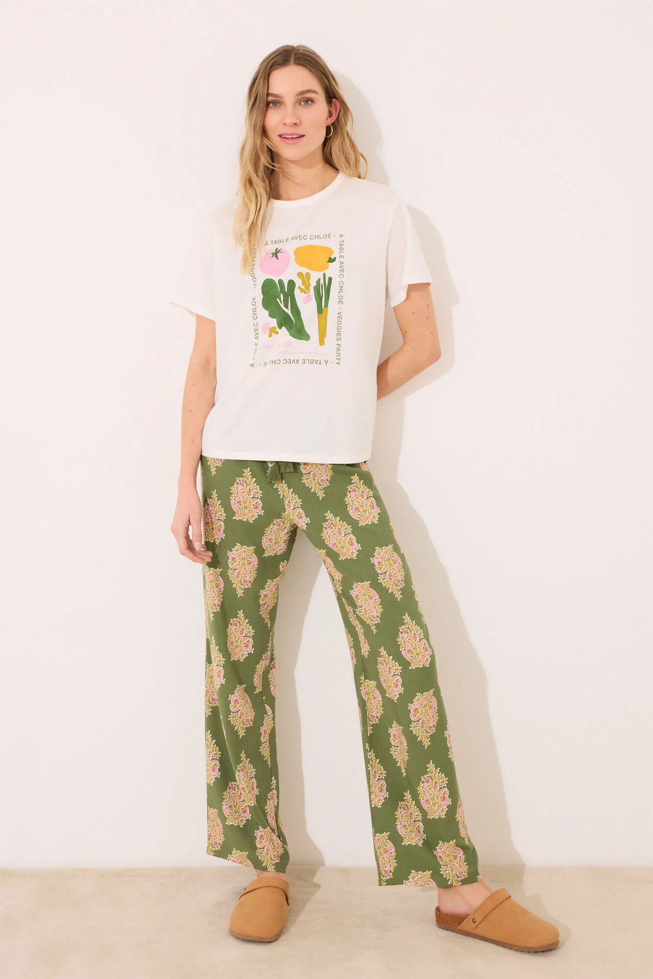 Long lounge trouser with viscose flowers - Image 2