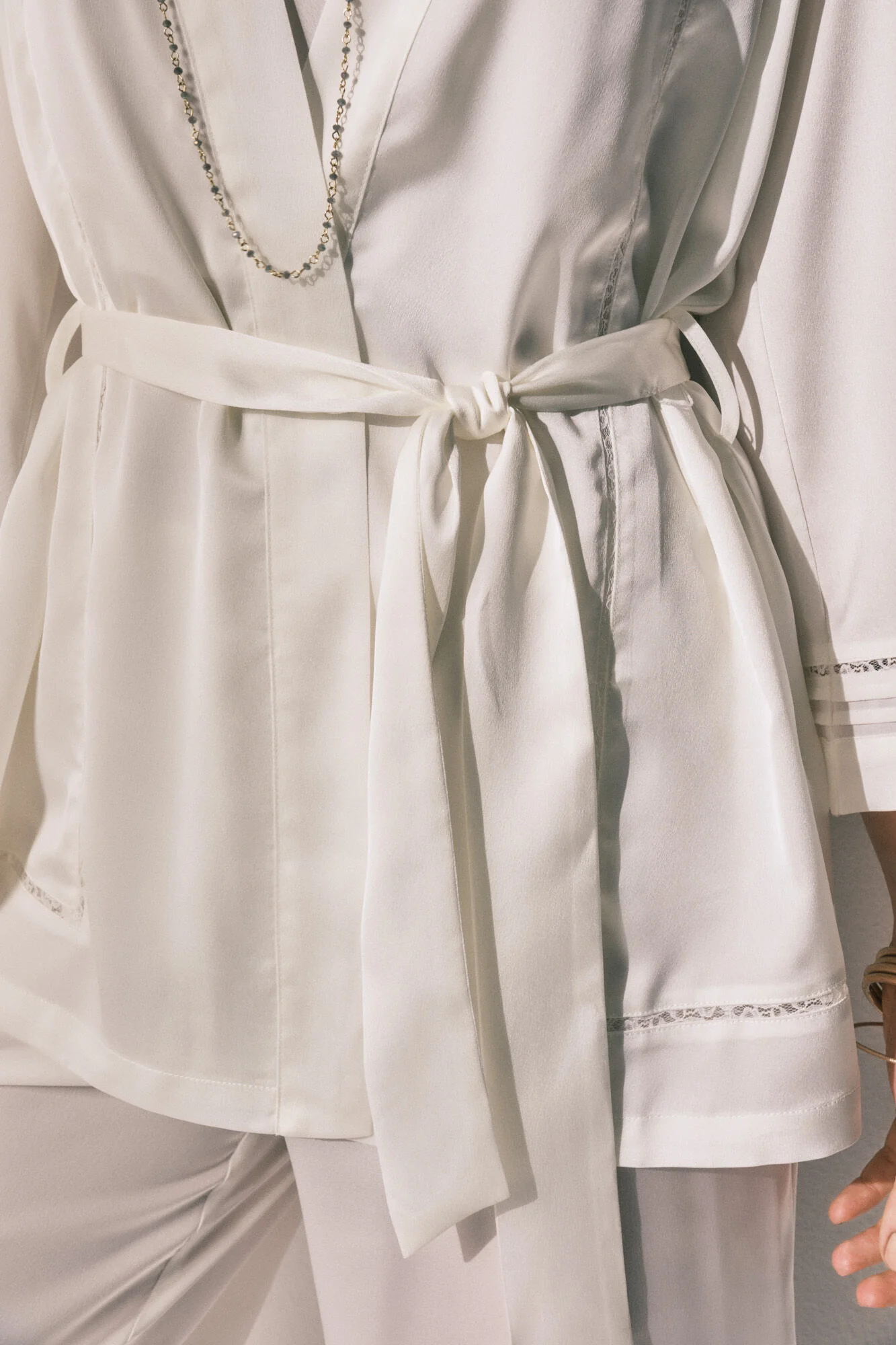 Long pyjama and satin robe set in White - Image 4