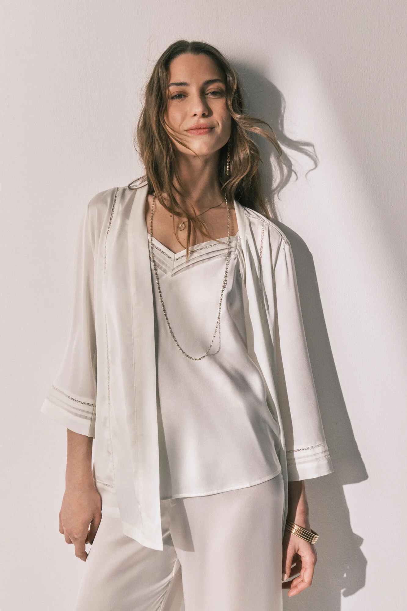Long pyjama and satin robe set in White - Image 7