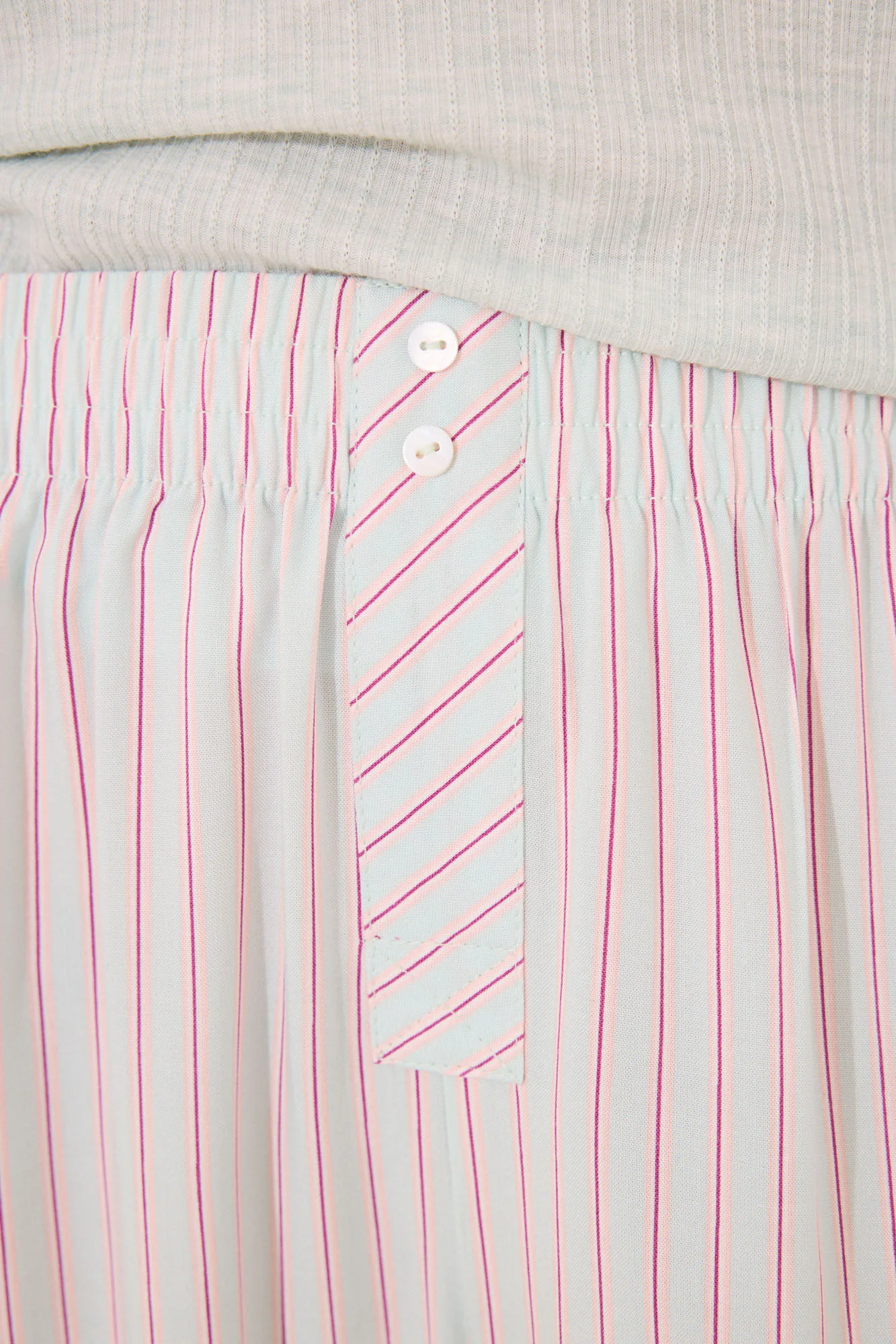 Long pyjamas with green striped - Image 4
