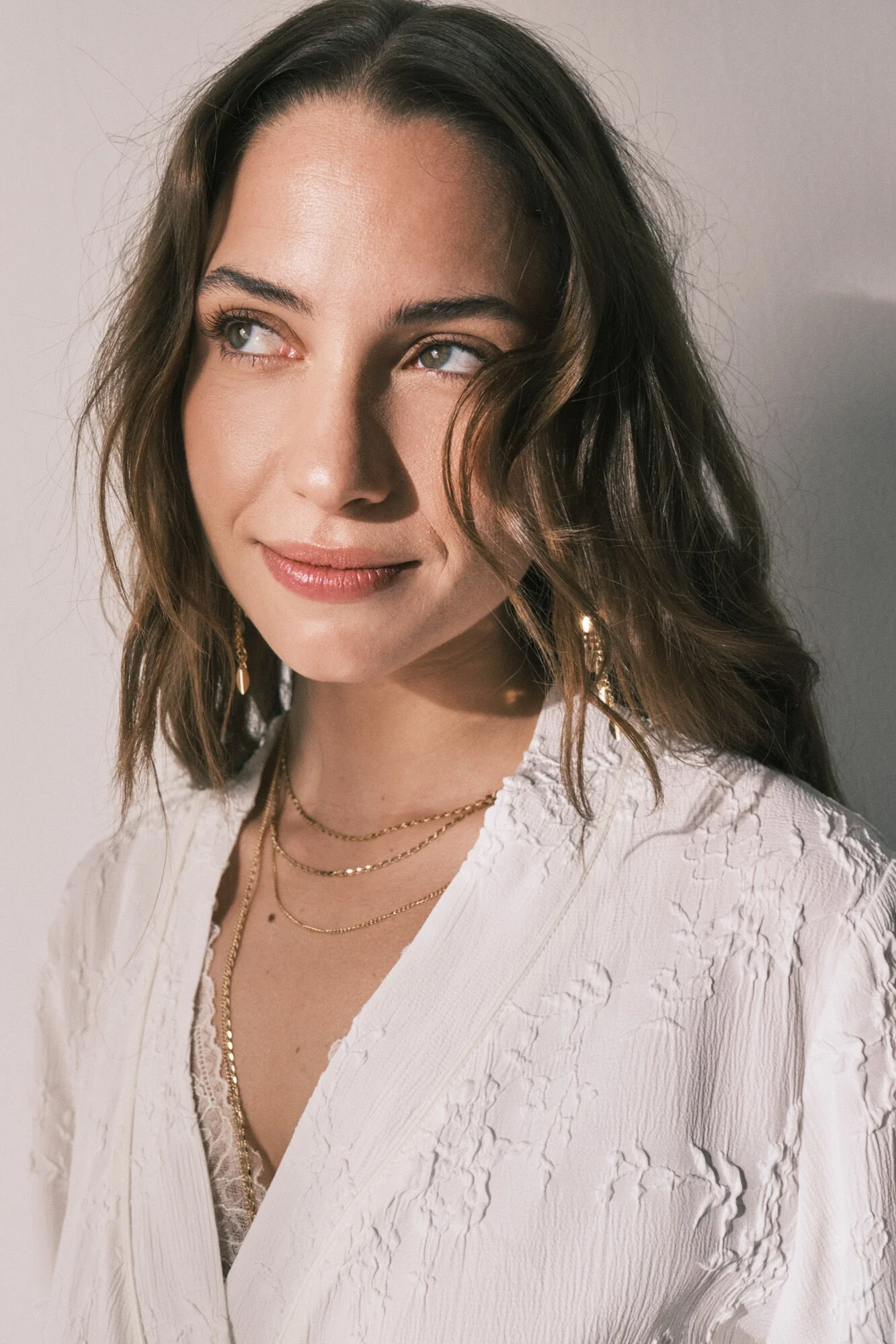 Long satin jacquard robe in White - Image 3