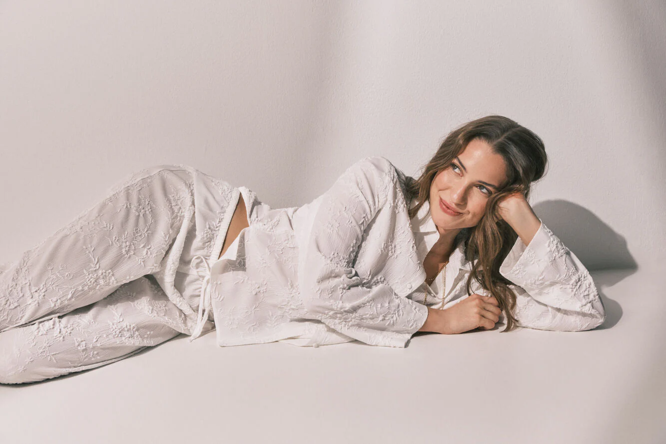 Long satin jacquard shirt pyjamas in White - Image 4