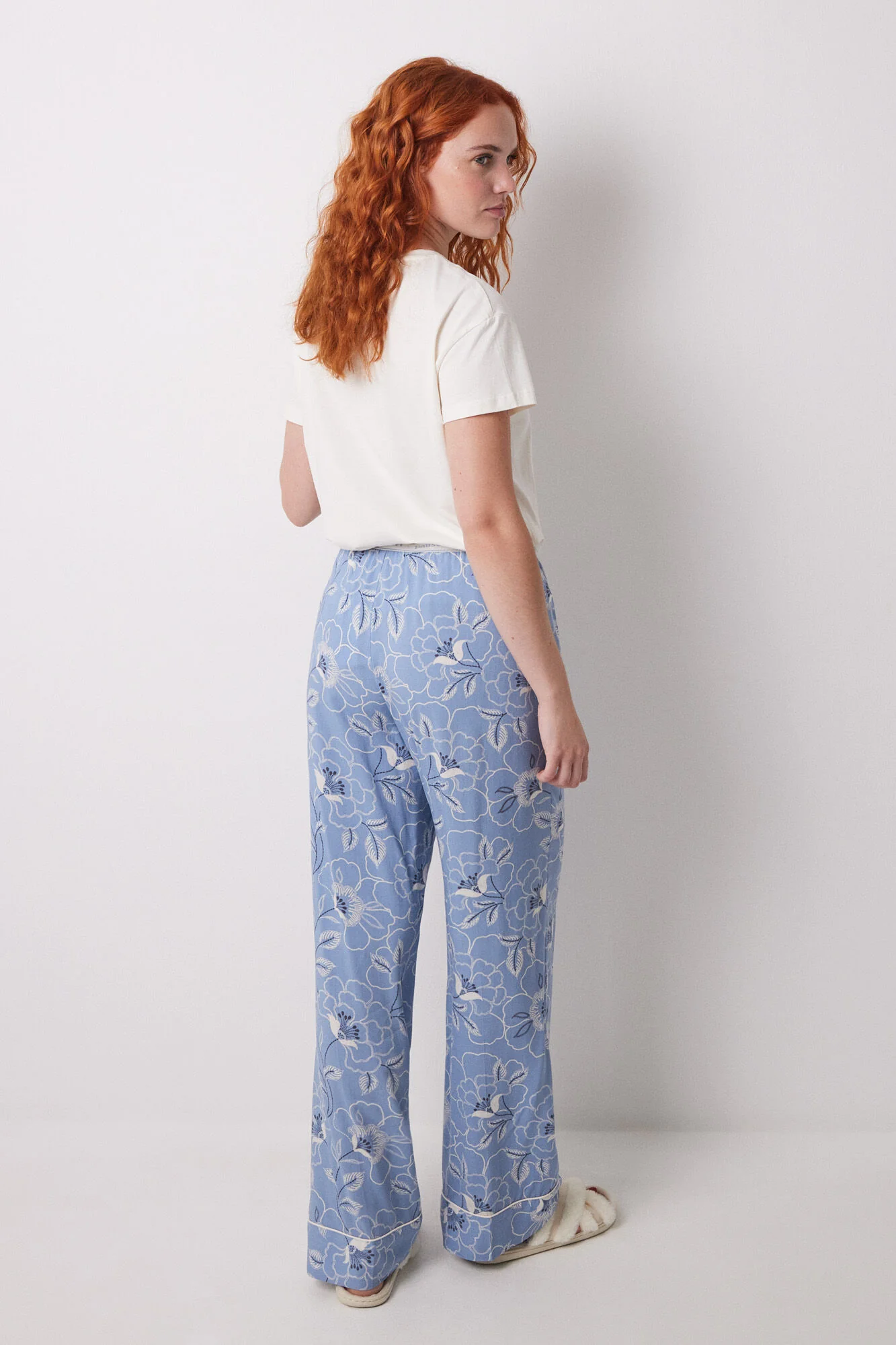 Long trouser with blue flower print - Image 3