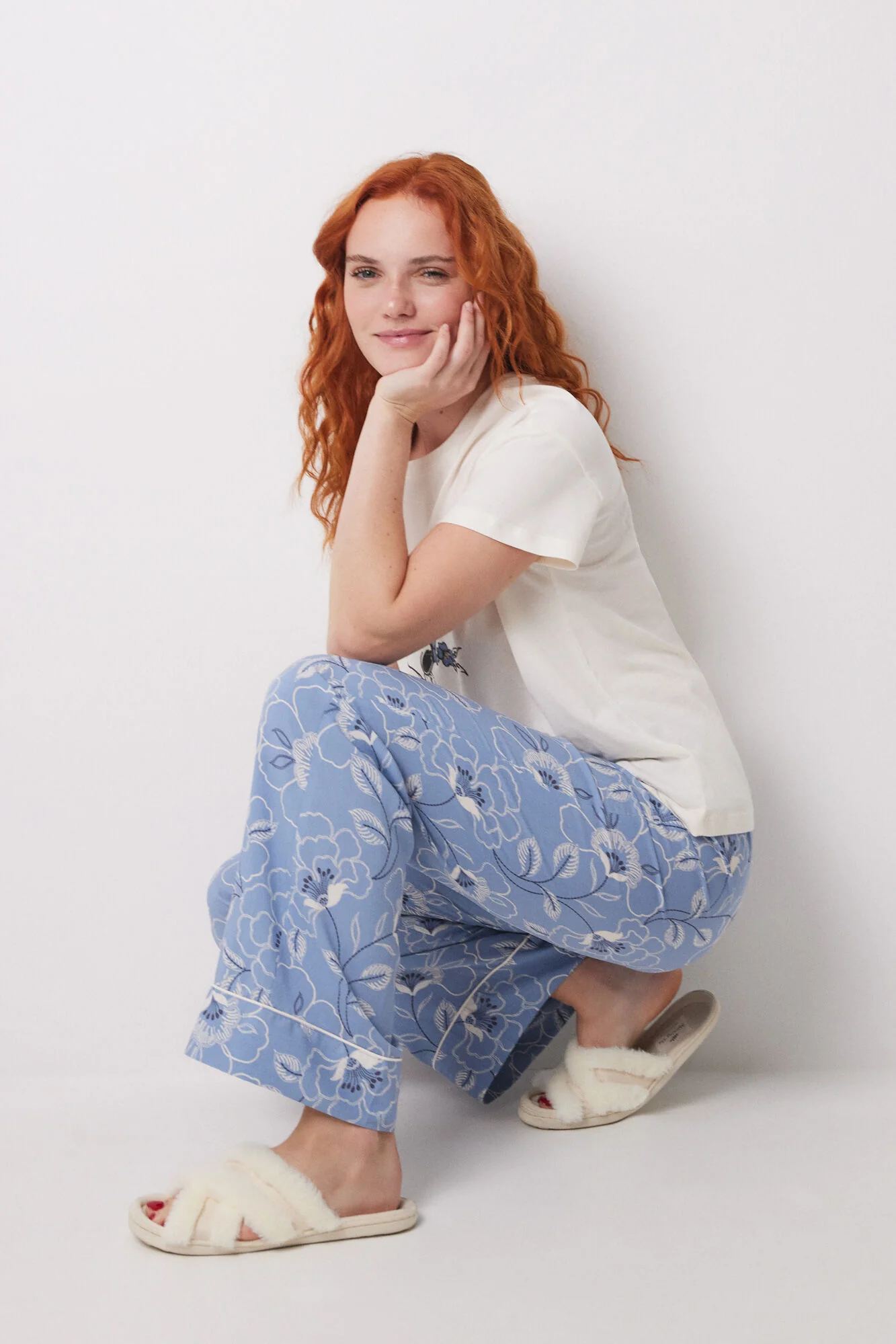 Long trouser with blue flower print - Image 4