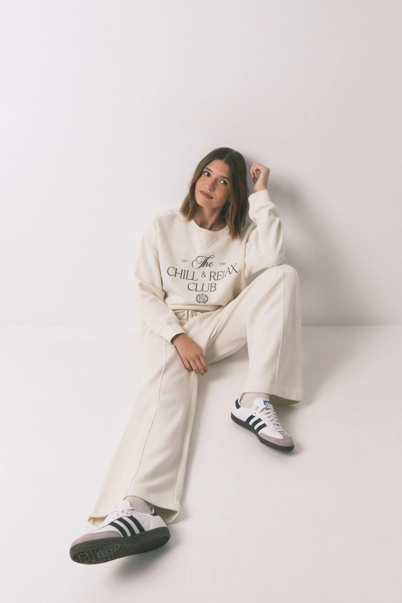 Long white fine plush trouser