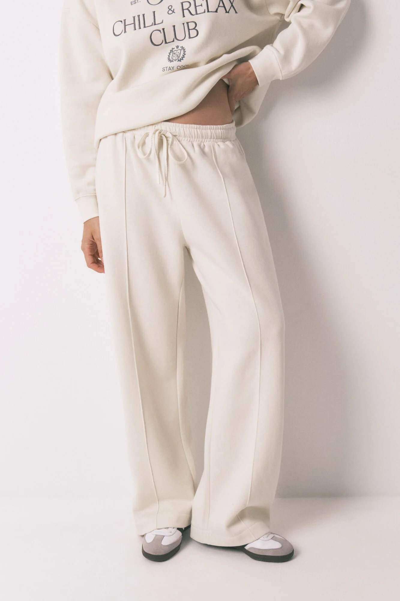 Long white fine plush trouser - Image 2