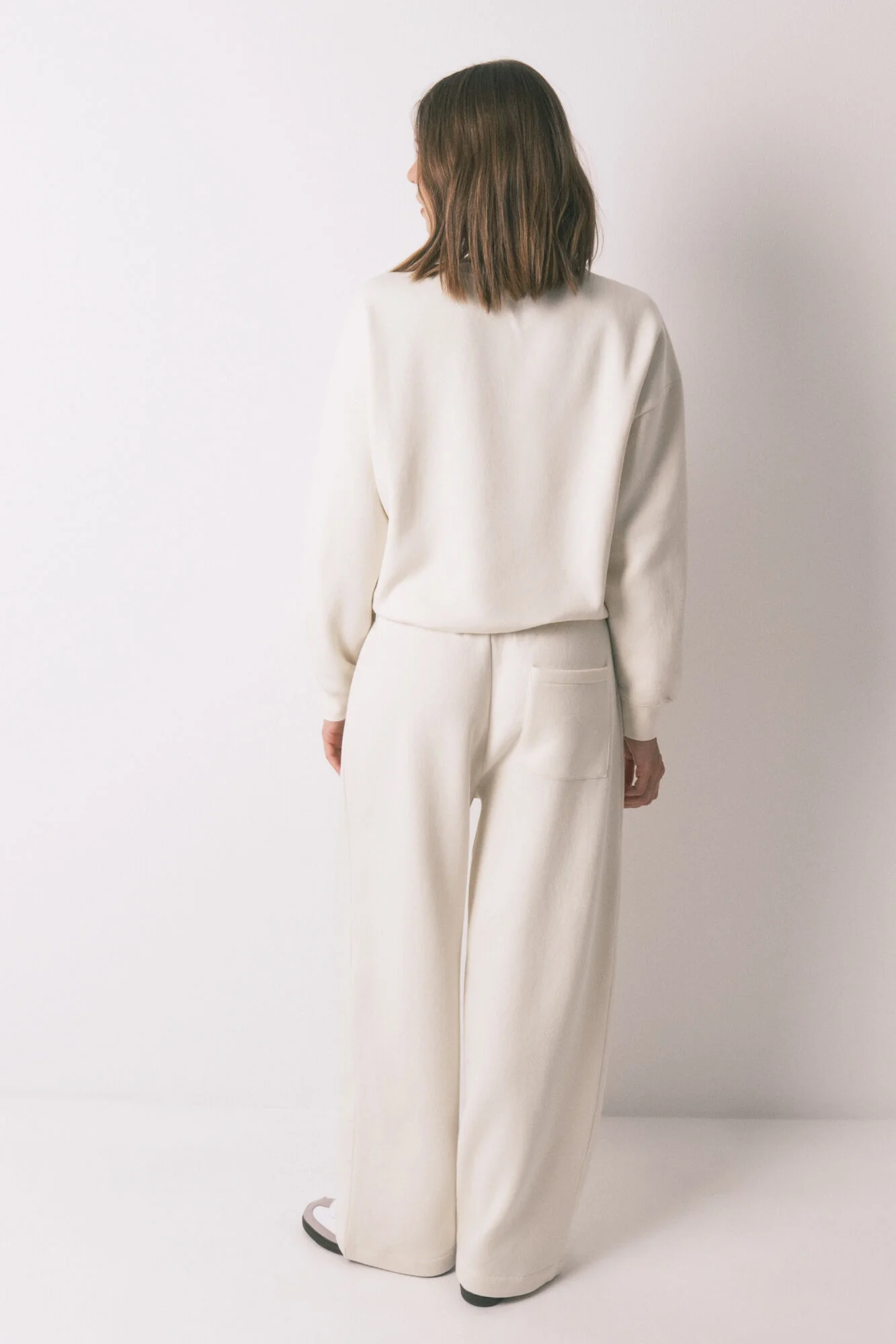 Long white fine plush trouser - Image 3