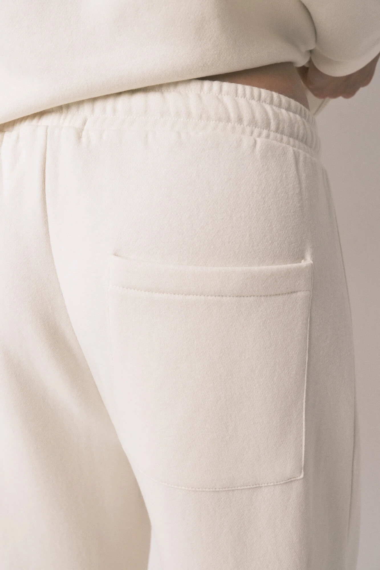 Long white fine plush trouser - Image 4