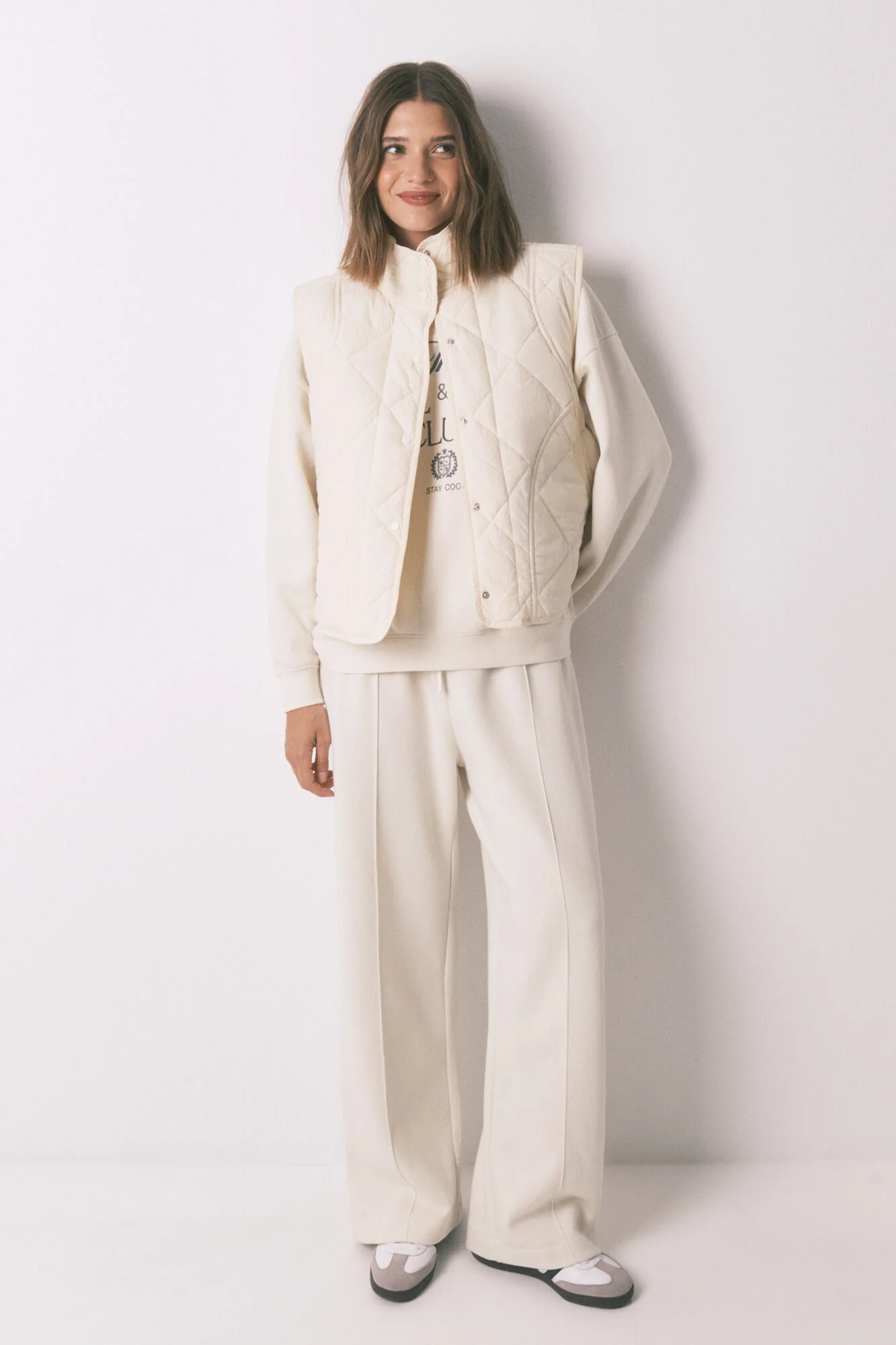 Long white fine plush trouser - Image 5