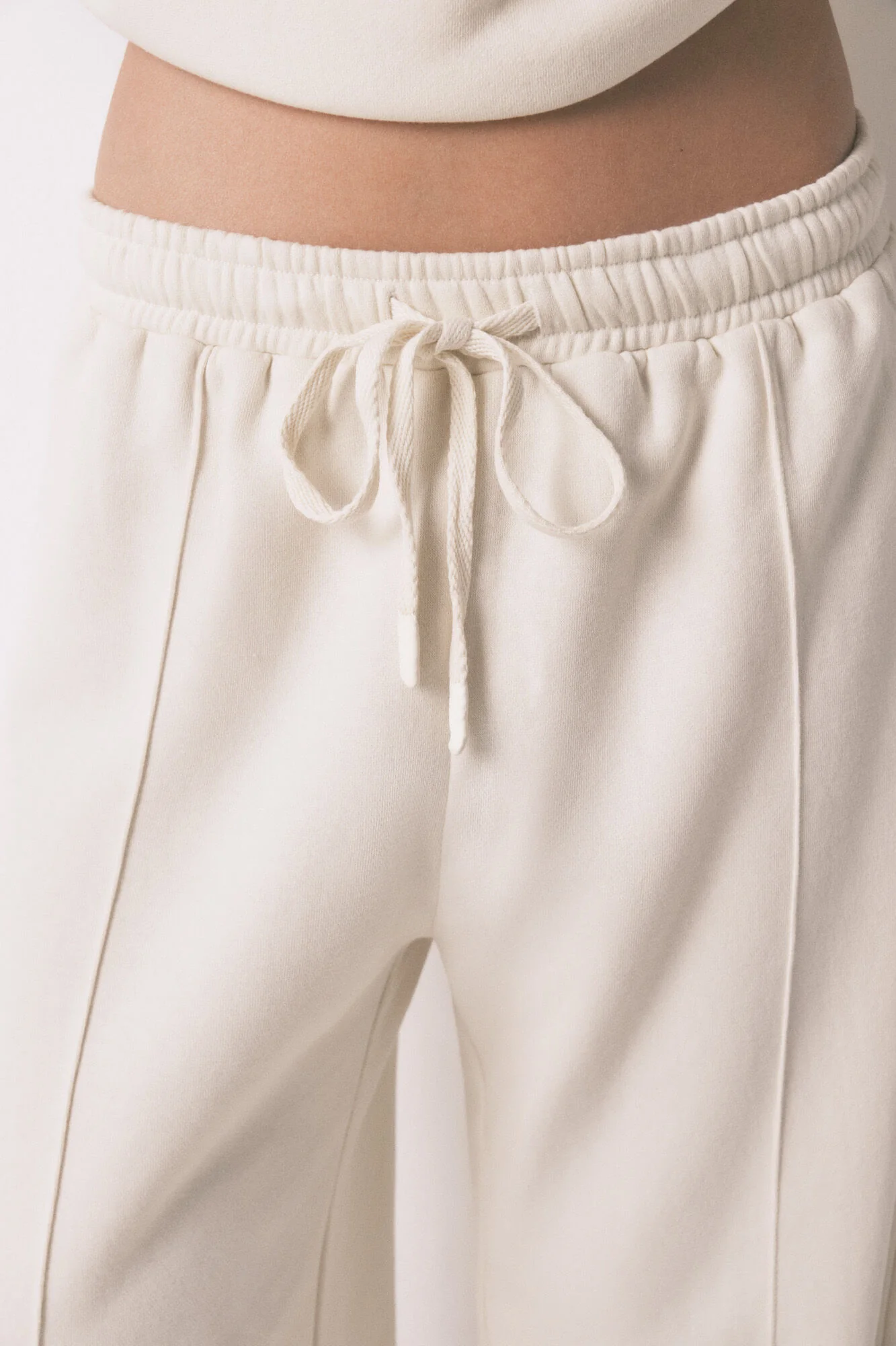 Long white fine plush trouser - Image 8