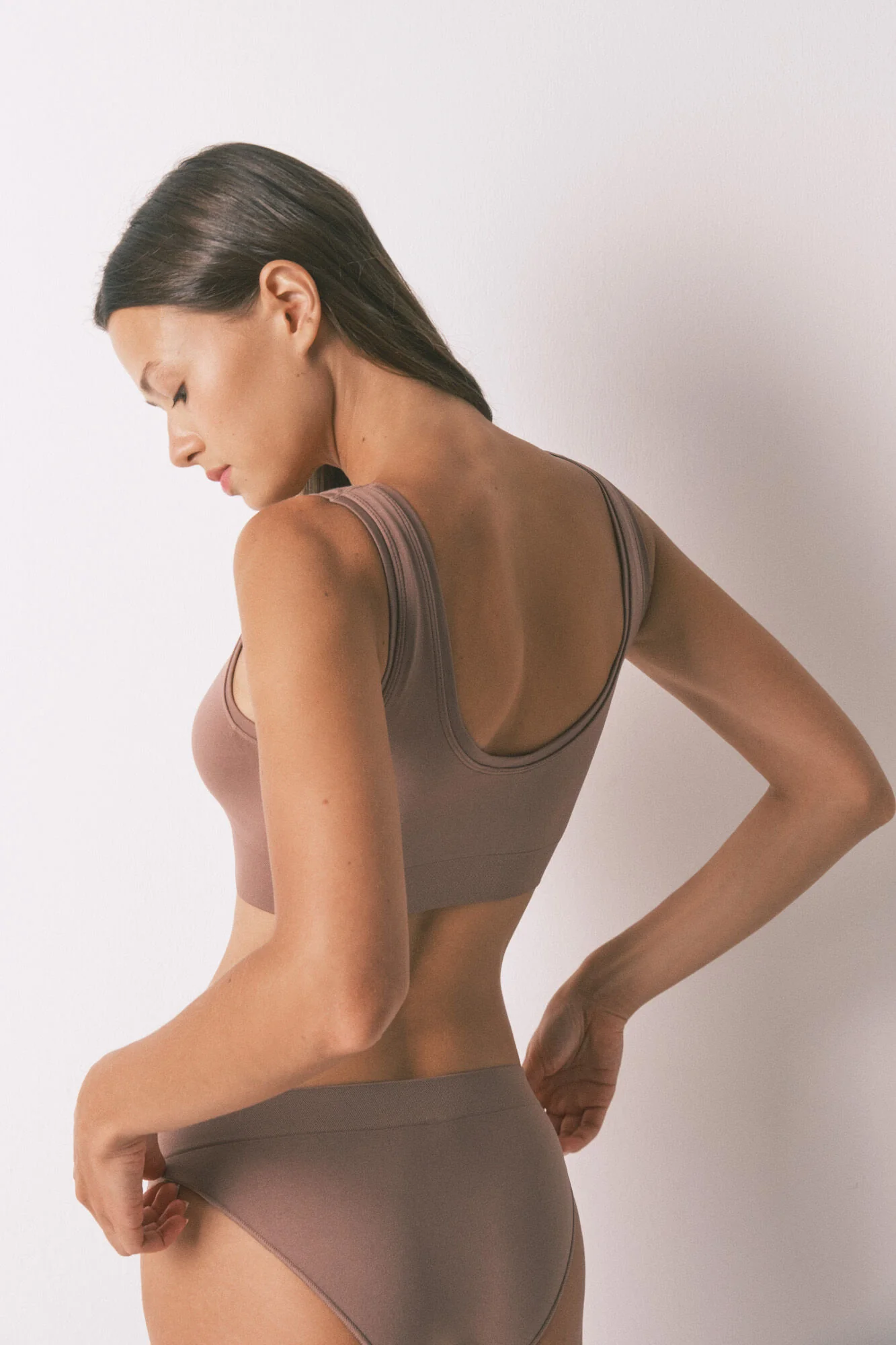 LOVELY seamless reversible top in brown - Image 3