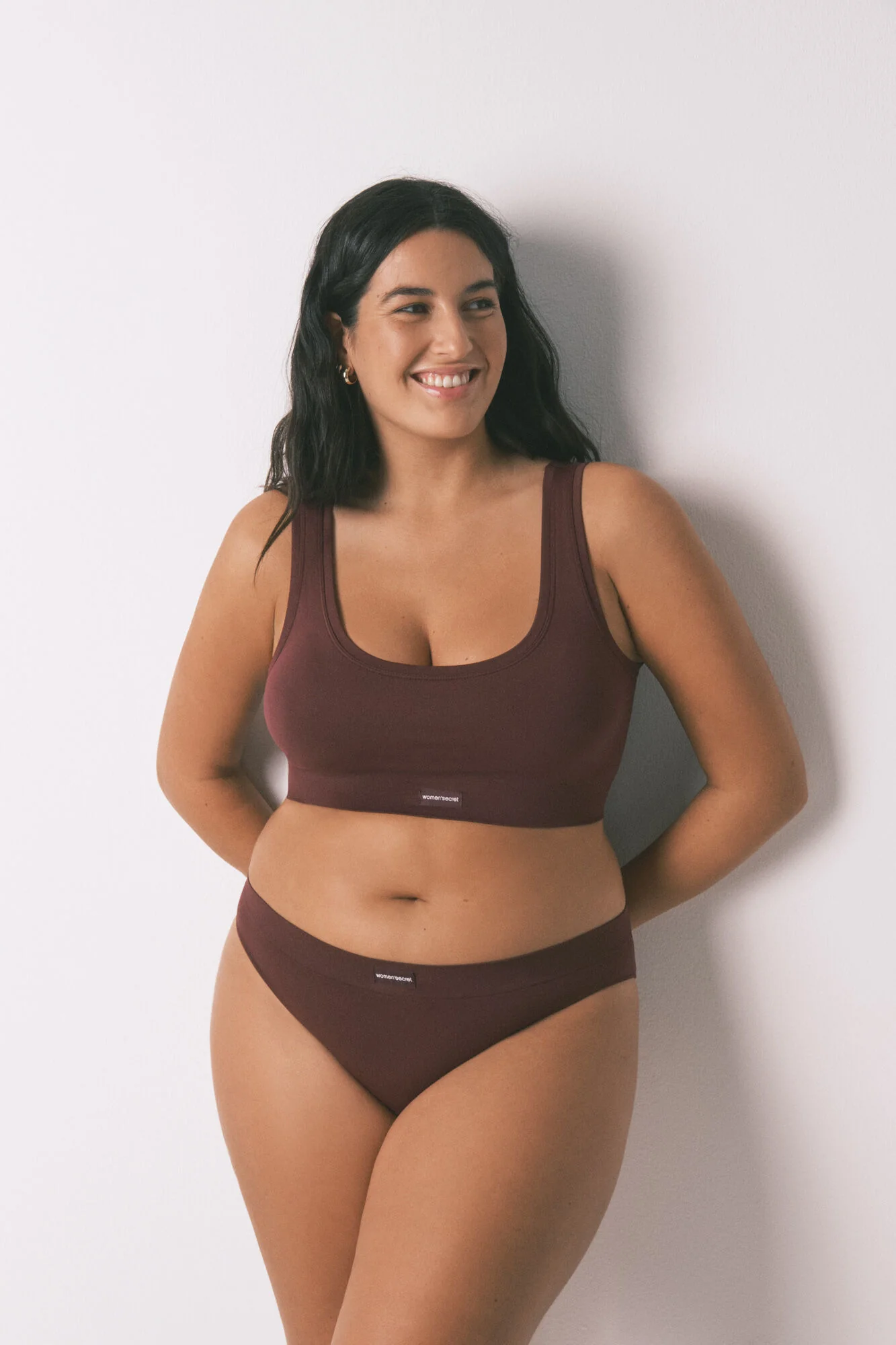 LOVELY seamless reversible top in maroon - Image 6