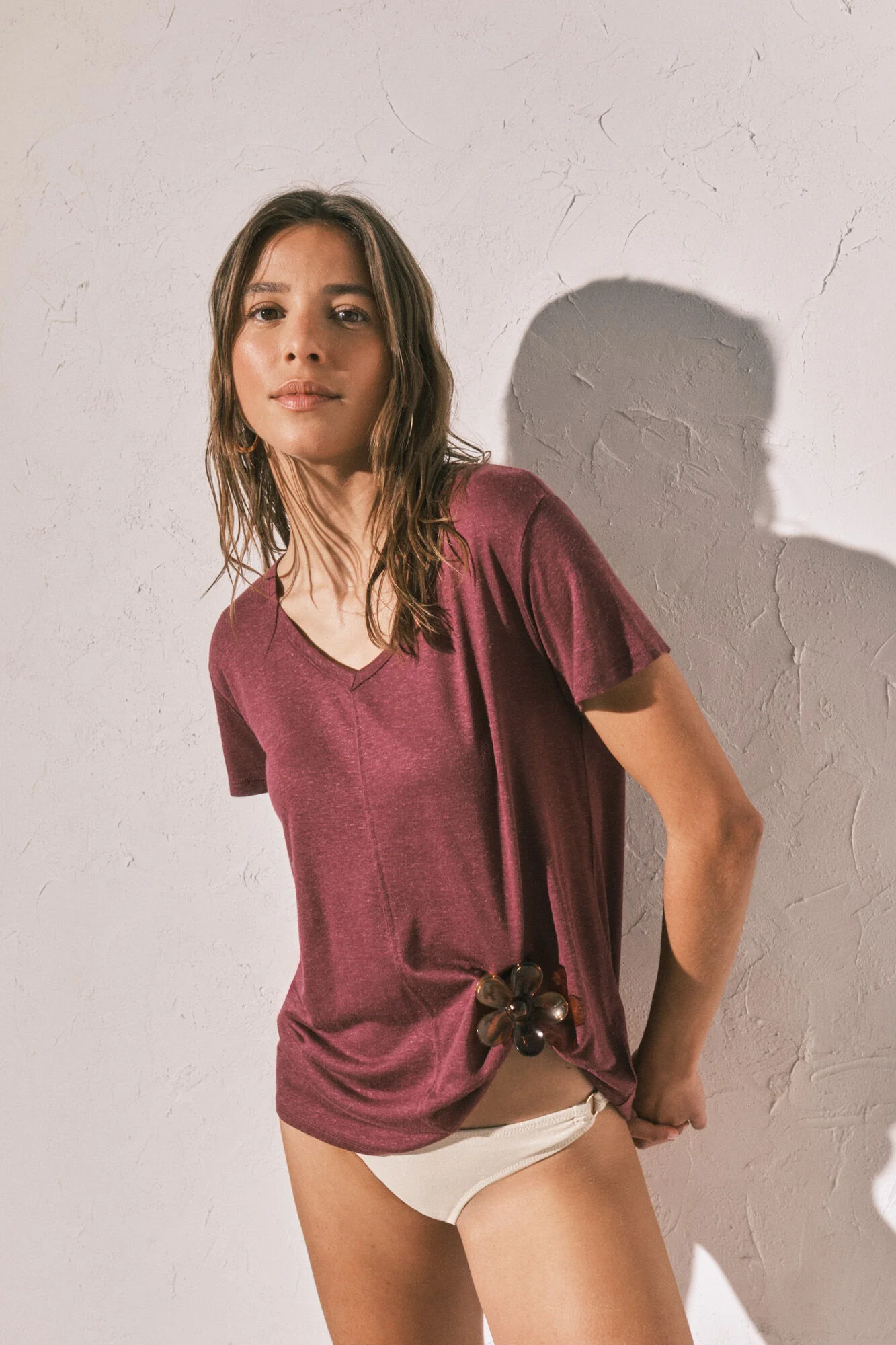 Maroon linen viscose short sleeve T-shirt - Image 3