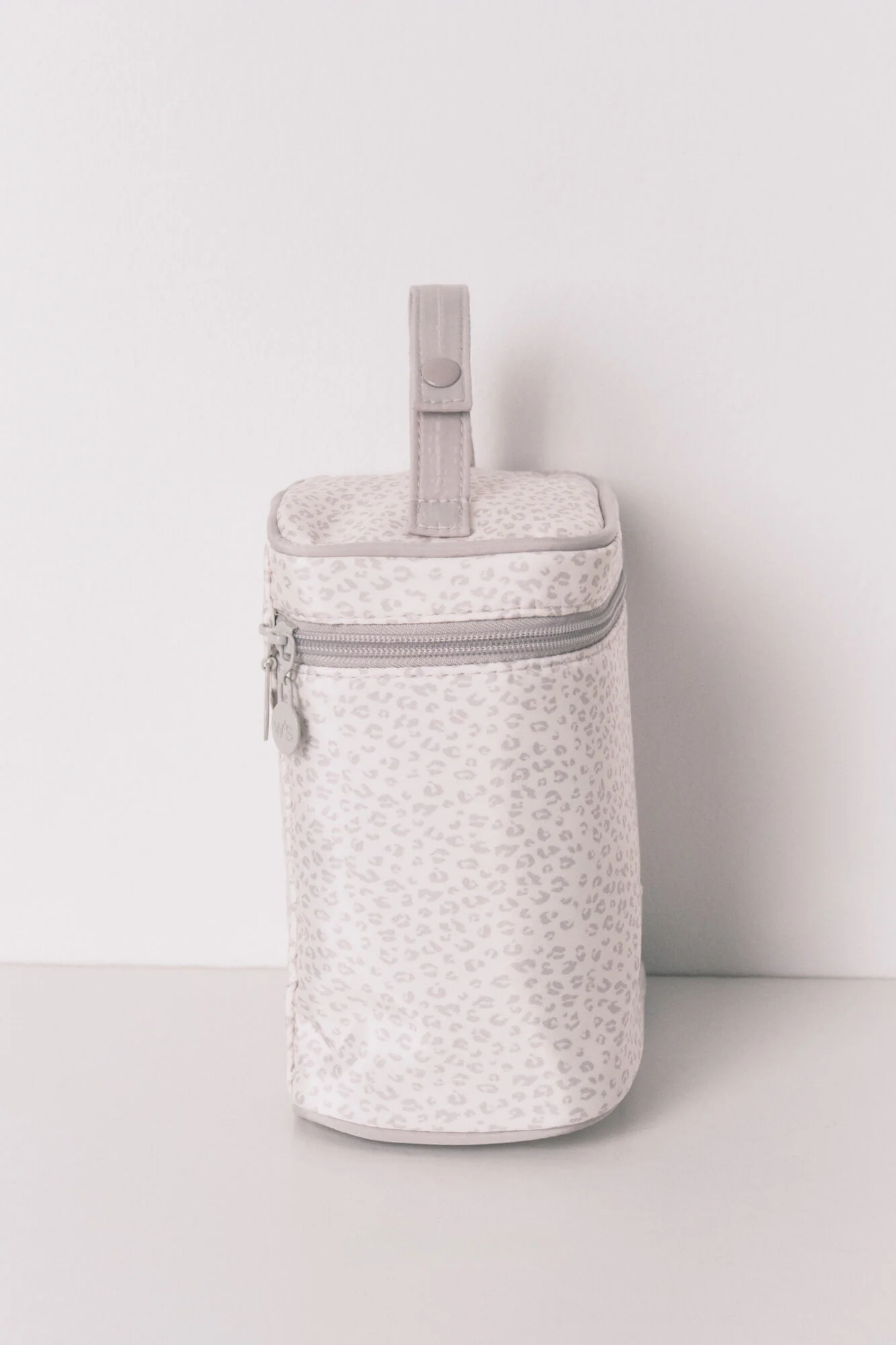 Maternity animal print vanity case - Image 4