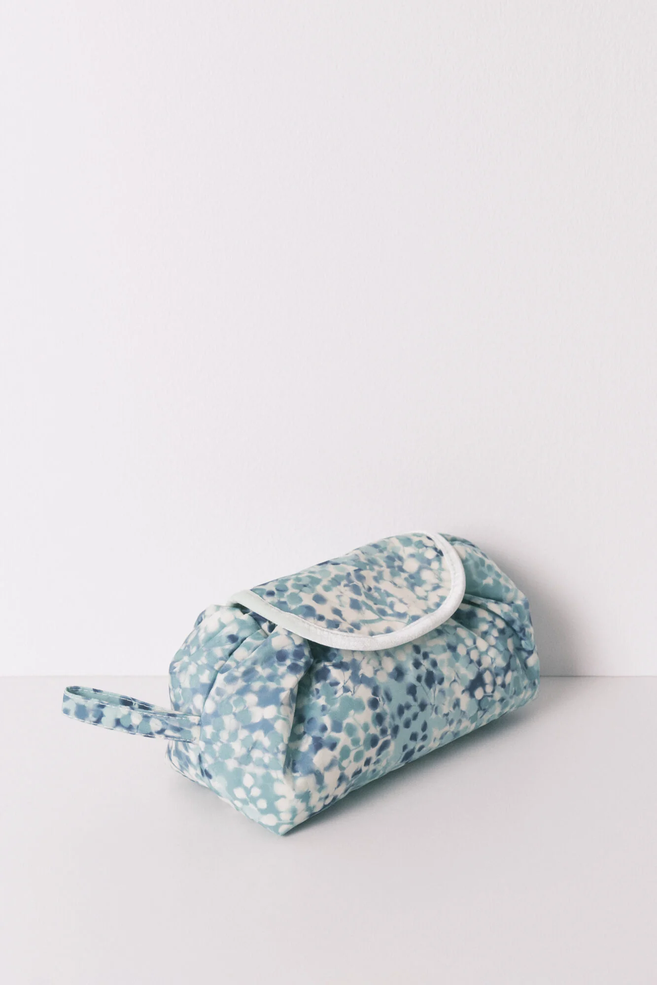 Medium multicoloured floral vanity case - Image 2