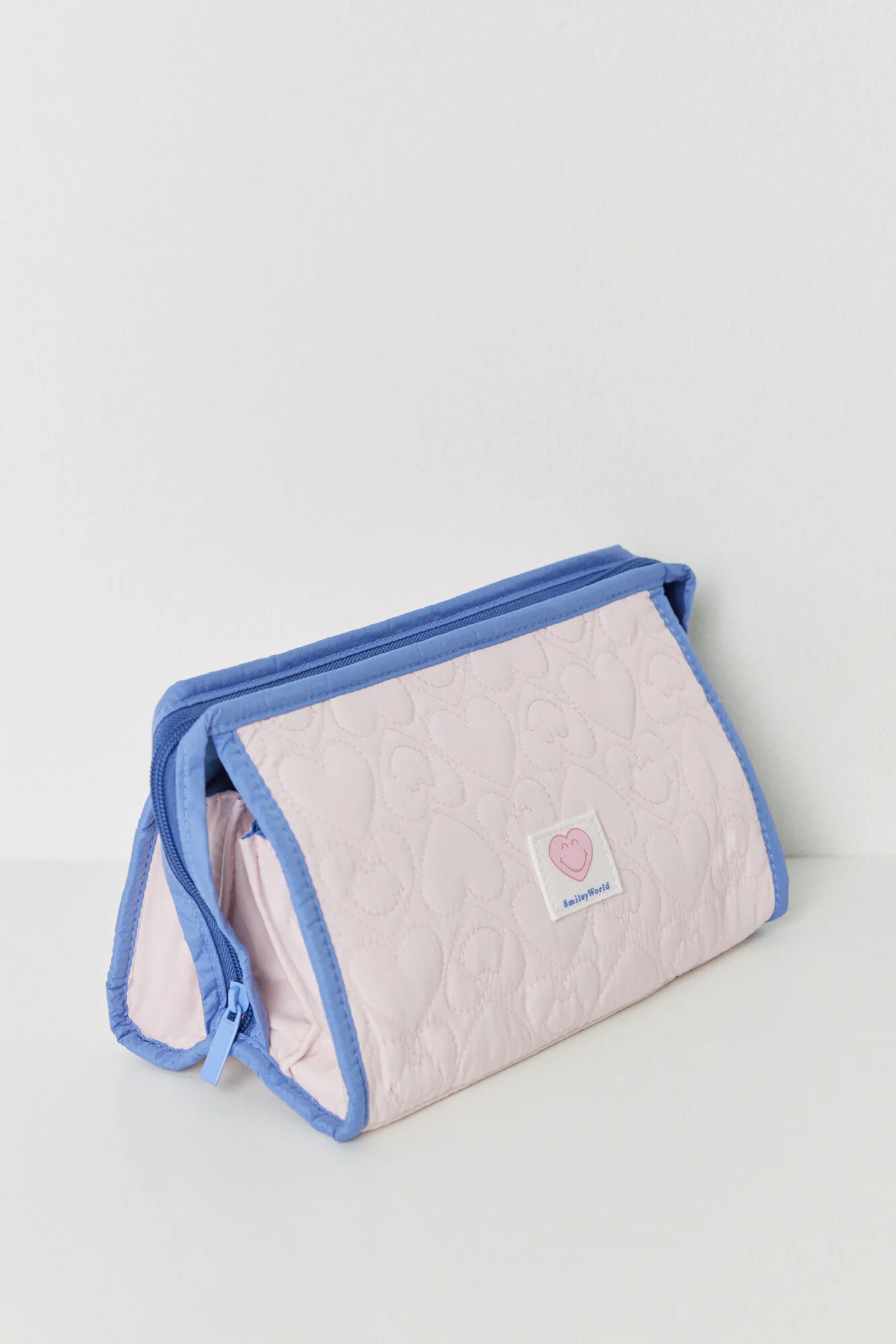 Medium padded Smiley hearts toiletry bag - Image 3