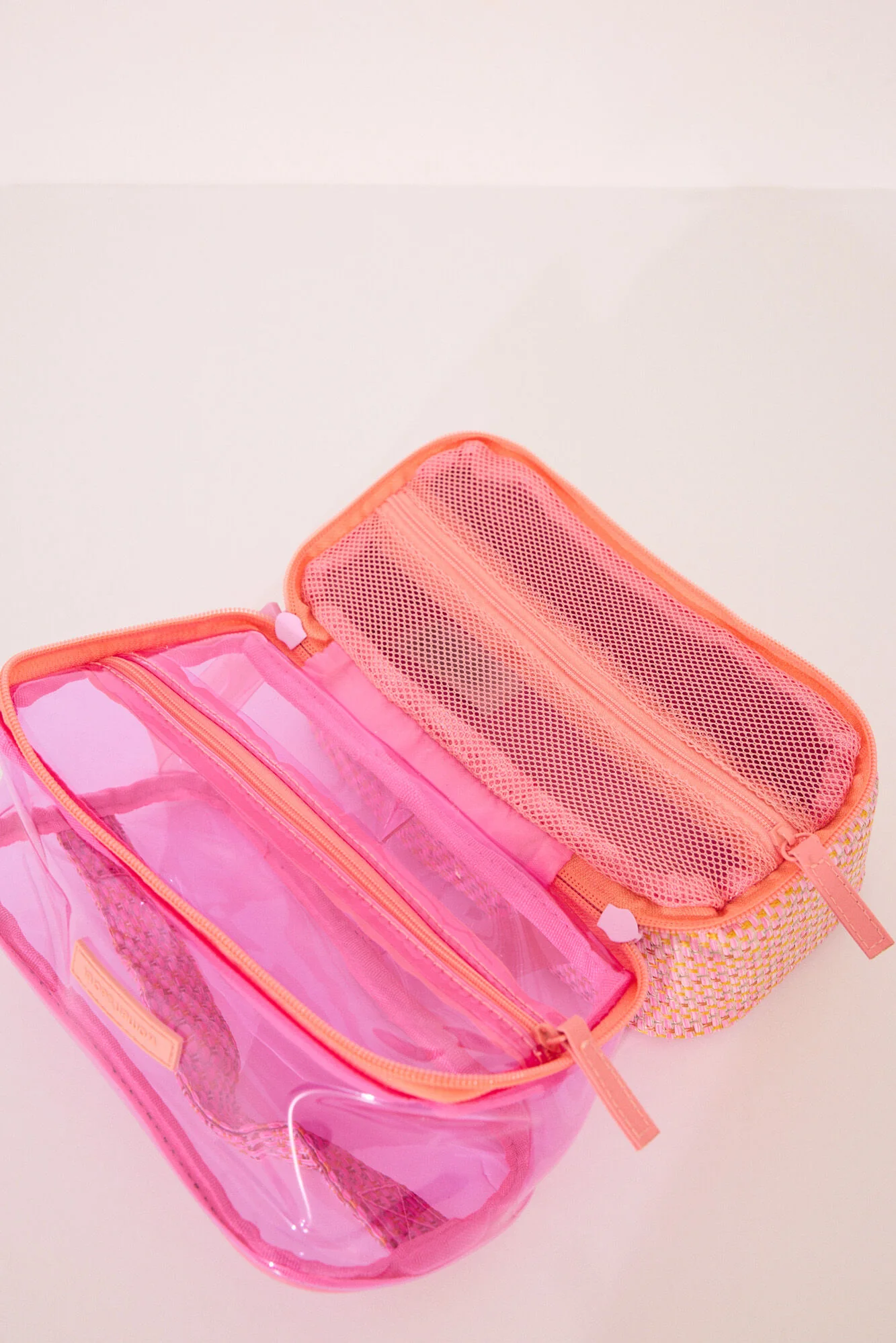 Medium pink double raffia vanity case - Image 3